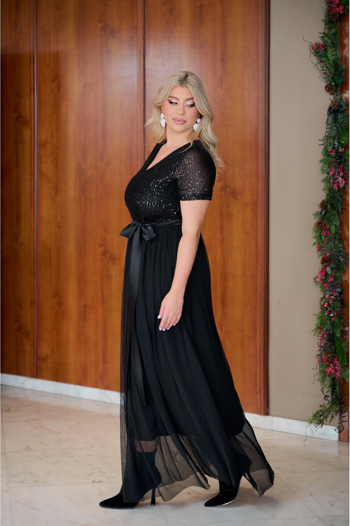  Φόρεμα παγιέτα στο στήθος και τούλι με φόδρα στο κάτω μέρος μαύρο