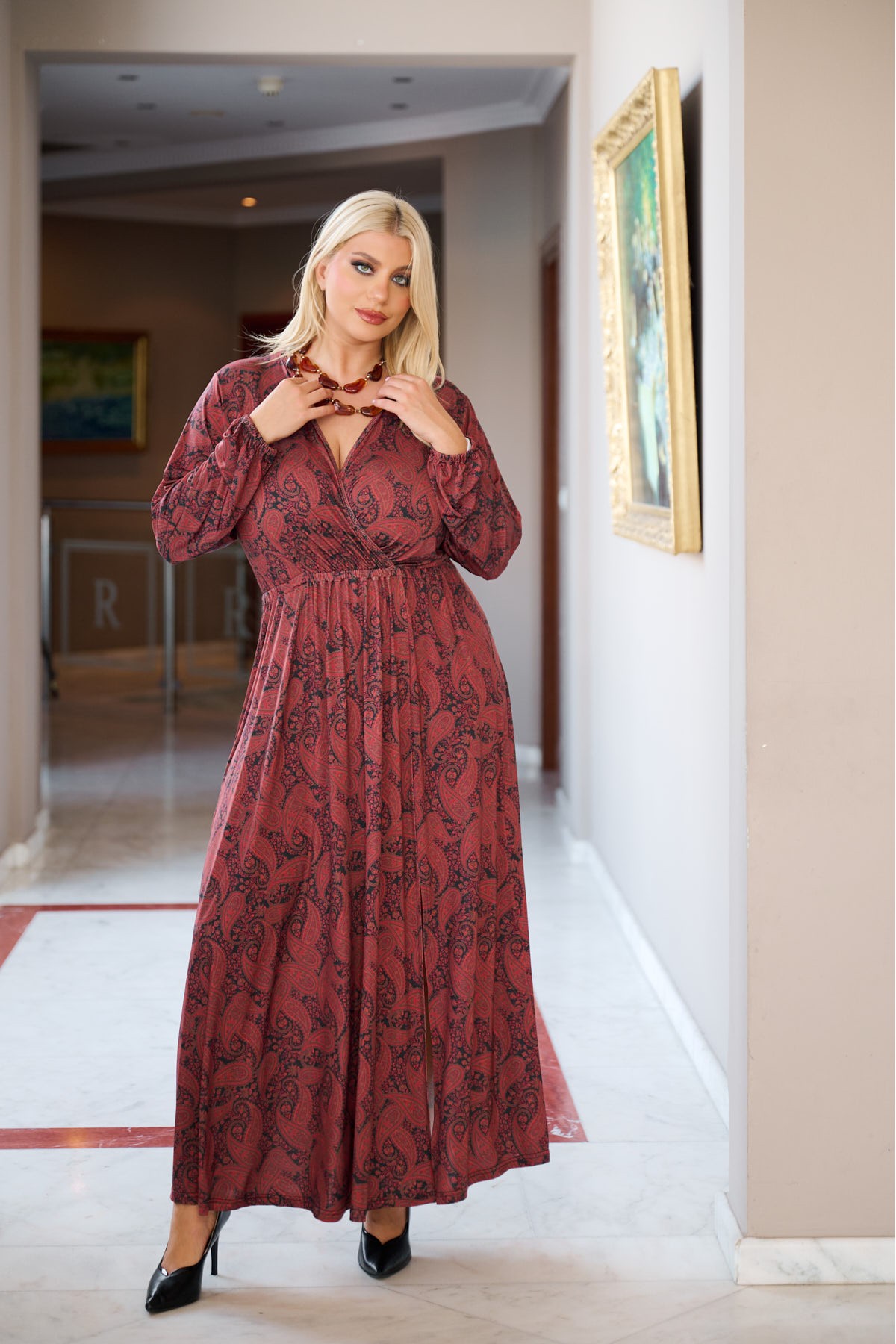 Φόρεμα κρουαζέ μάξι μανίκι με λάστιχο λαχούρ καφέ