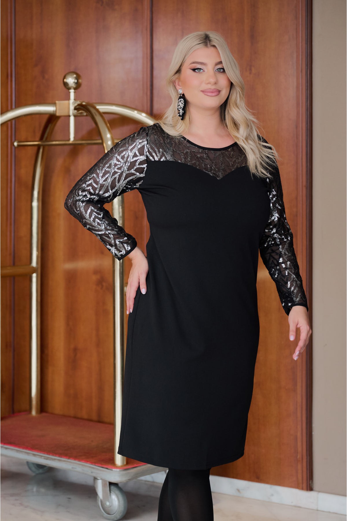 Φόρεμα κρεπ παγιέτα μανίκια και ώμους