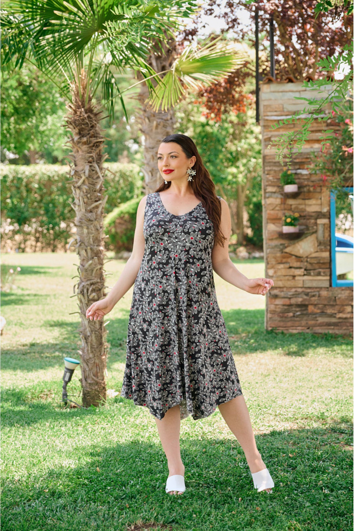 Φόρεμα midi viscose αμάνικο με μύτες φλοράλ μαύρο Φόρεμα midi viscose αμάνικο με μύτες φλοράλ μαύρο