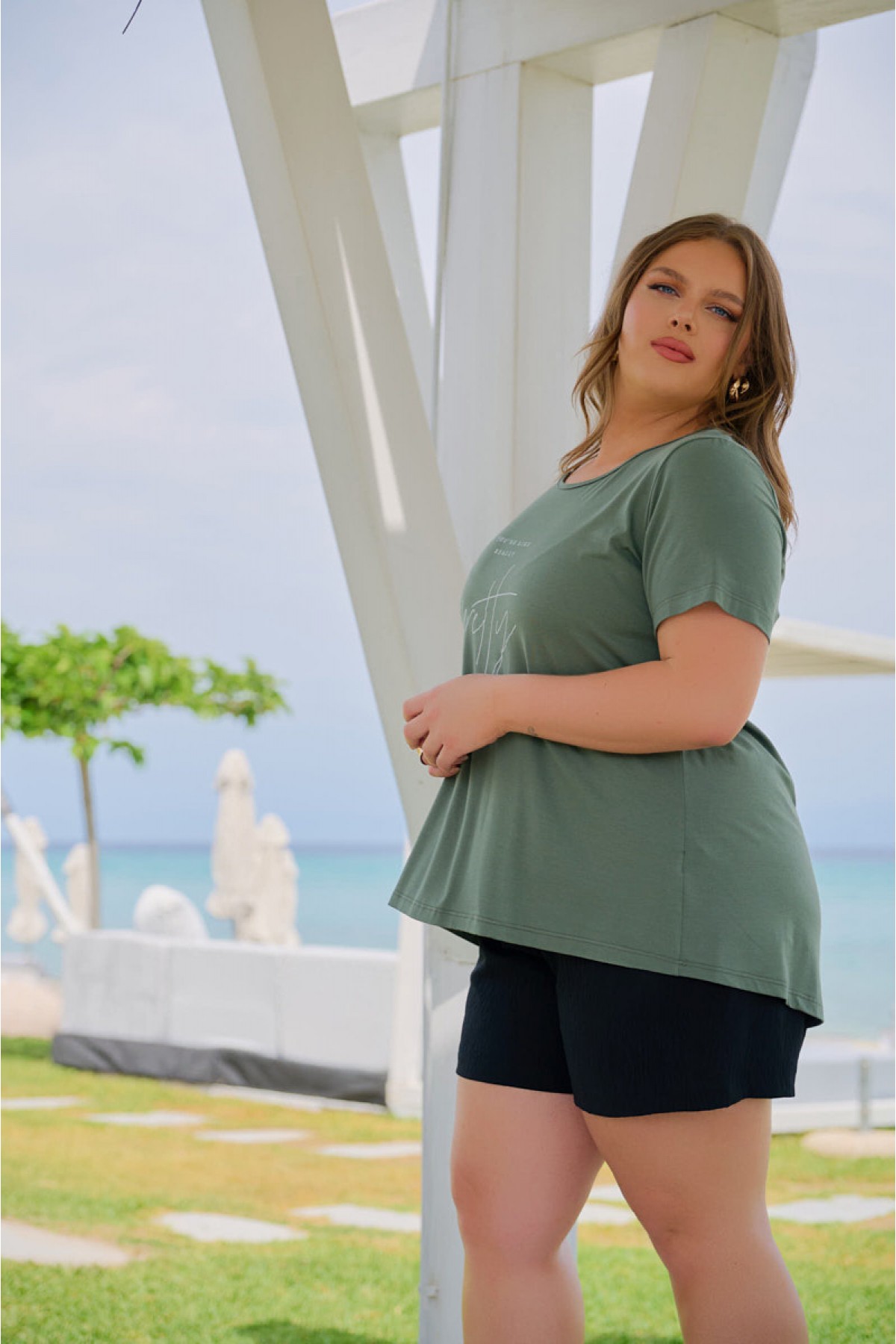 Μπλούζα viscose με κουφόπιετα πίσω και τύπωμα Pretty χακί
