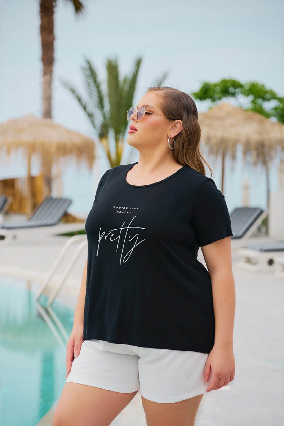 Μπλούζα viscose με κουφόπιετα πίσω και τύπωμα Pretty μαύρη Μπλούζα viscose με κουφόπιετα πίσω και τύπωμα Pretty μαύρη