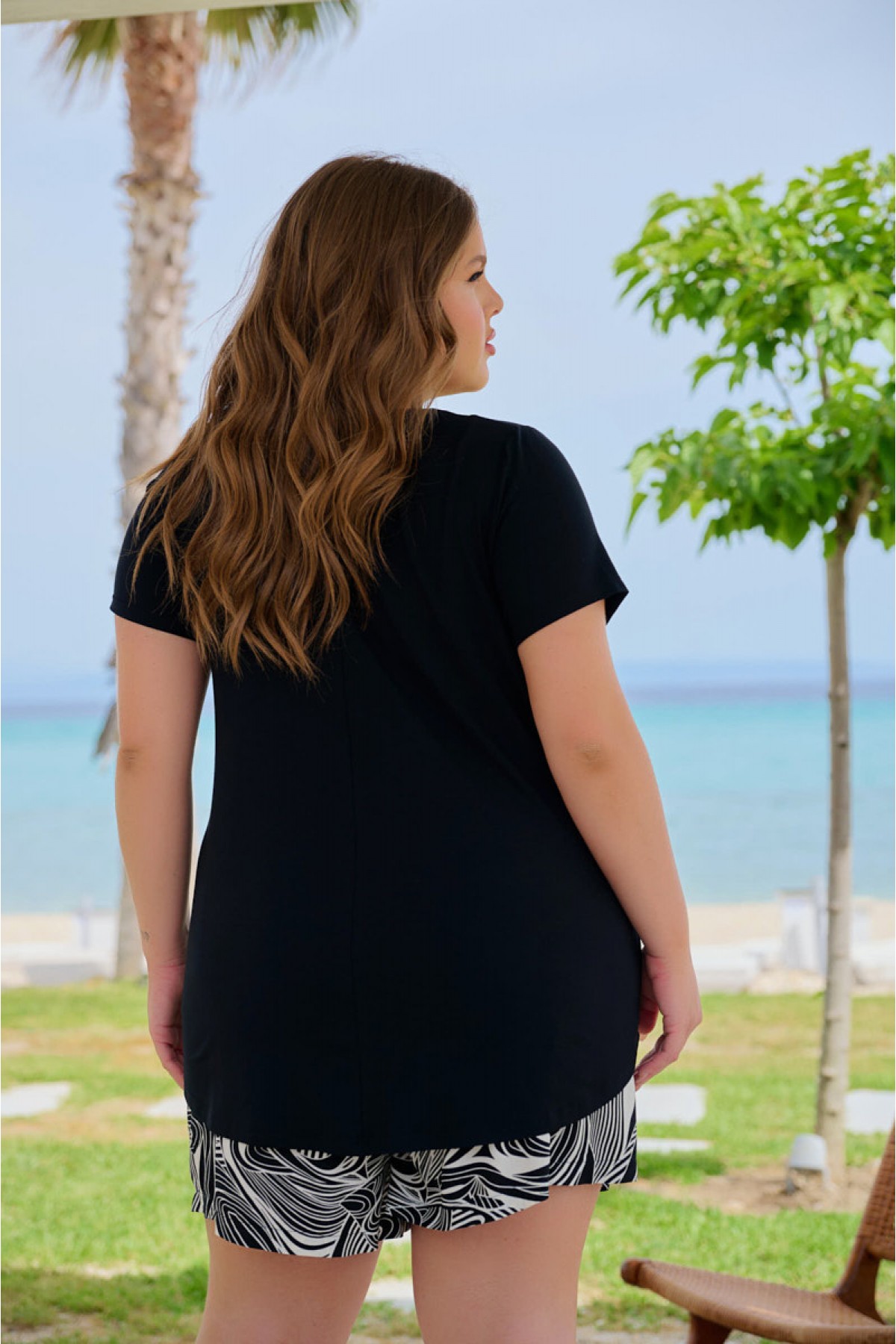 Μπλούζα viscose με λαιμουδιά κόμπο κοντό μανίκι μαύρη Μπλούζα viscose με λαιμουδιά κόμπο κοντό μανίκι μαύρη