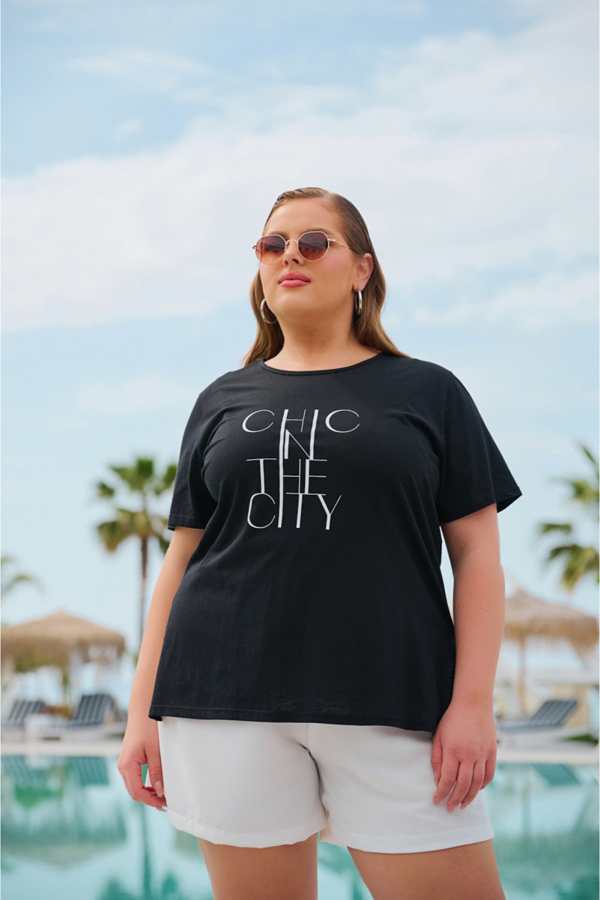 Μπλούζα μακριά βαμβακερή με τύπωμα Chic κοντό μανίκι μαύρη