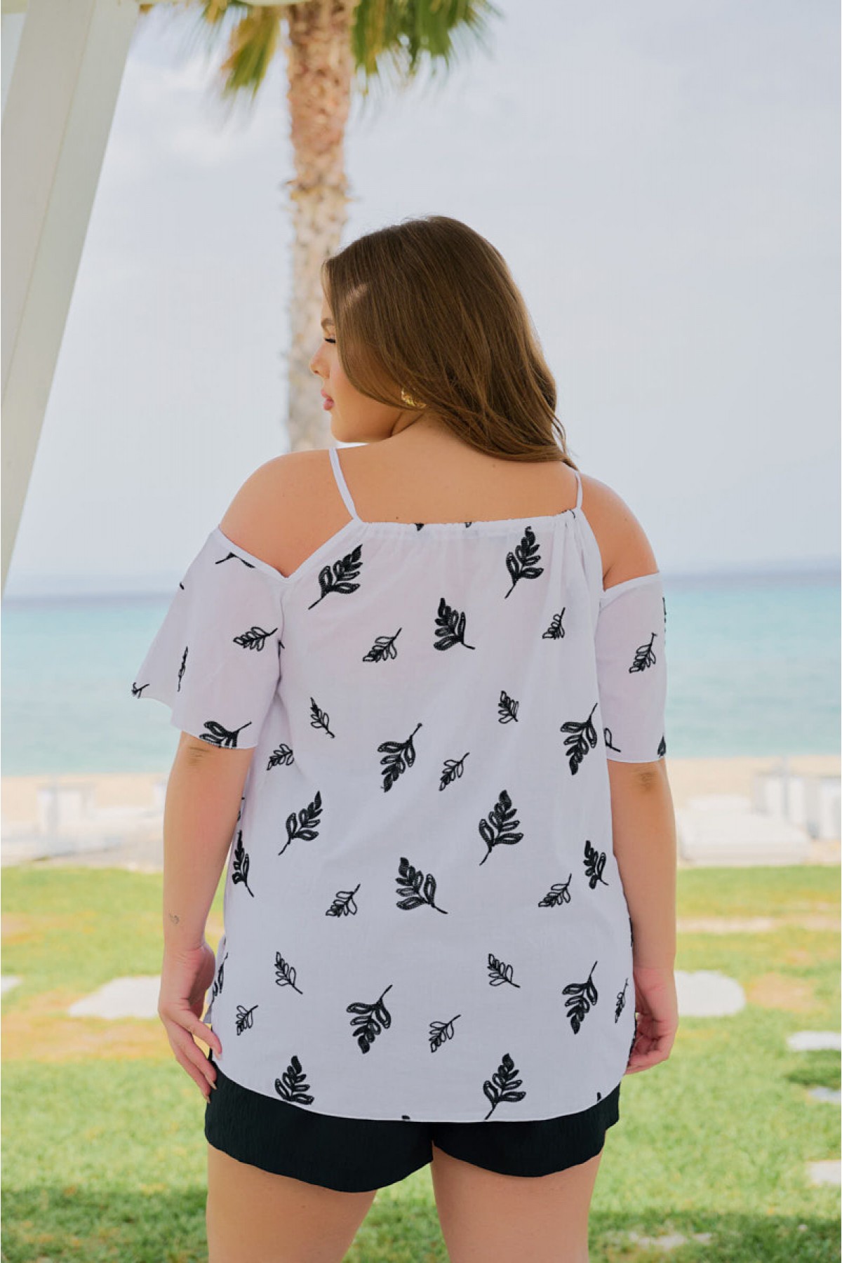 Μπλούζα Rayon έξω ώμους τιράντα με δέσιμο στη λαιμουδιά κεντημένα φύλλα λευκή Μπλούζα Rayon έξω ώμους τιράντα με δέσιμο στη λαιμουδιά κεντημένα φύλλα λευκή