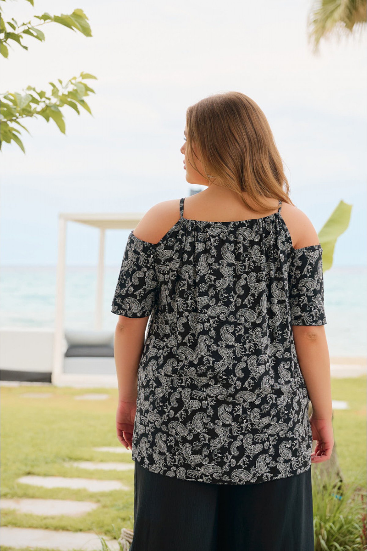 Μπλούζα Rayon έξω ώμους τιράντα με δέσιμο στη λαιμουδιά μαύρη λαχούρ Μπλούζα Rayon έξω ώμους τιράντα με δέσιμο στη λαιμουδιά μαύρη λαχούρ