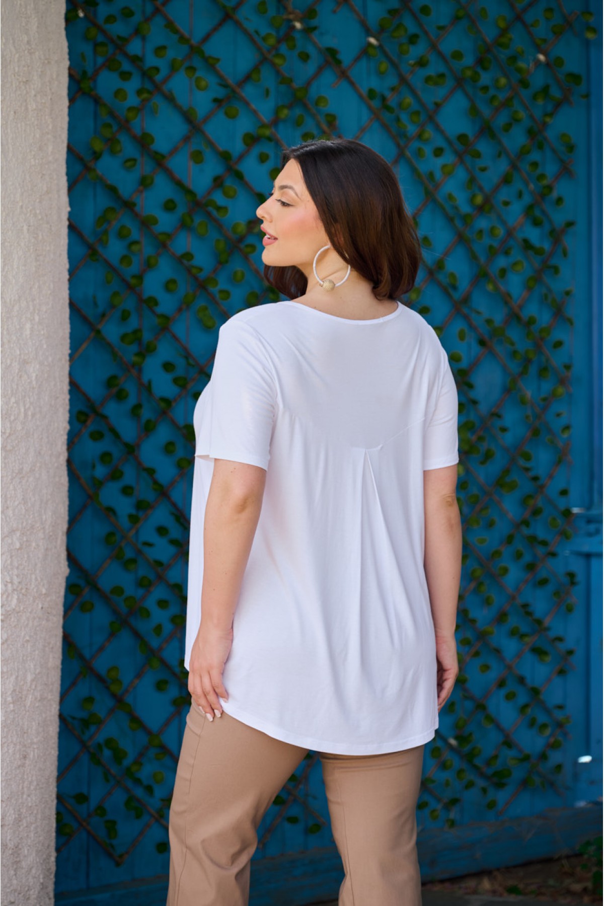 Μπλούζα viscose με κουφόπιετα πίσω και τύπωμα Magic λευκή Μπλούζα viscose με κουφόπιετα πίσω και τύπωμα Magic λευκή