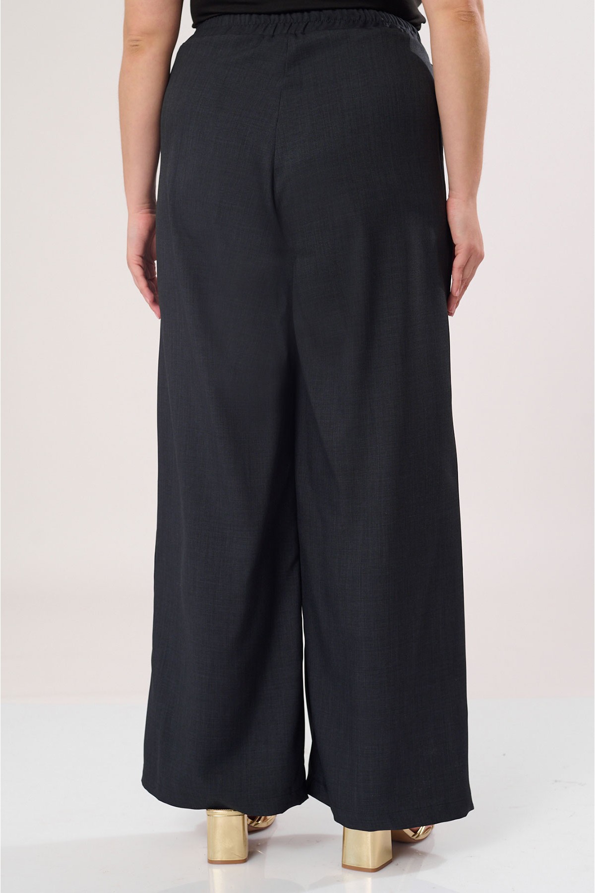 Παντελόνα με λάστιχο look λινό μαύρη Παντελόνα με λάστιχο look λινό μαύρη