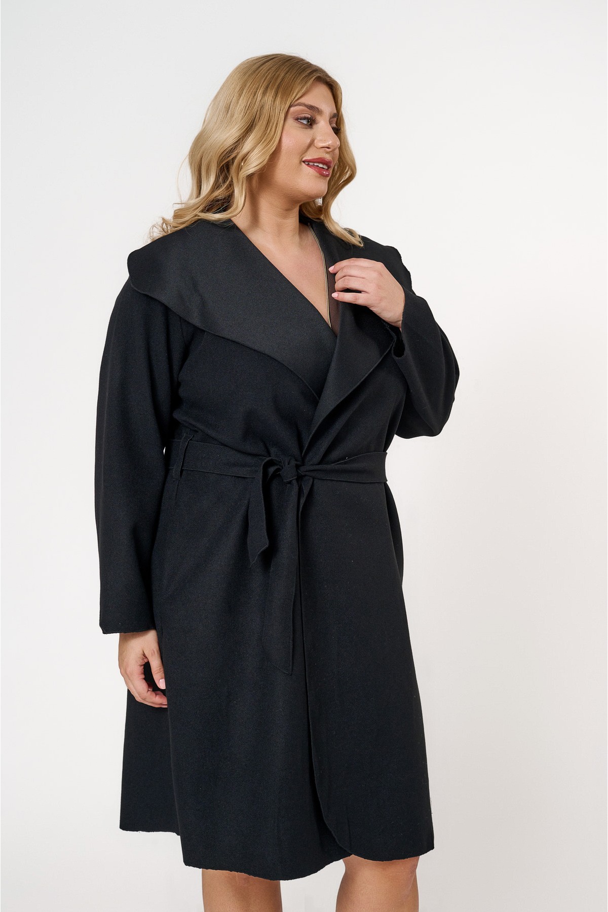Παλτό βελούρ με  ζώνη στη μέση μαύρο