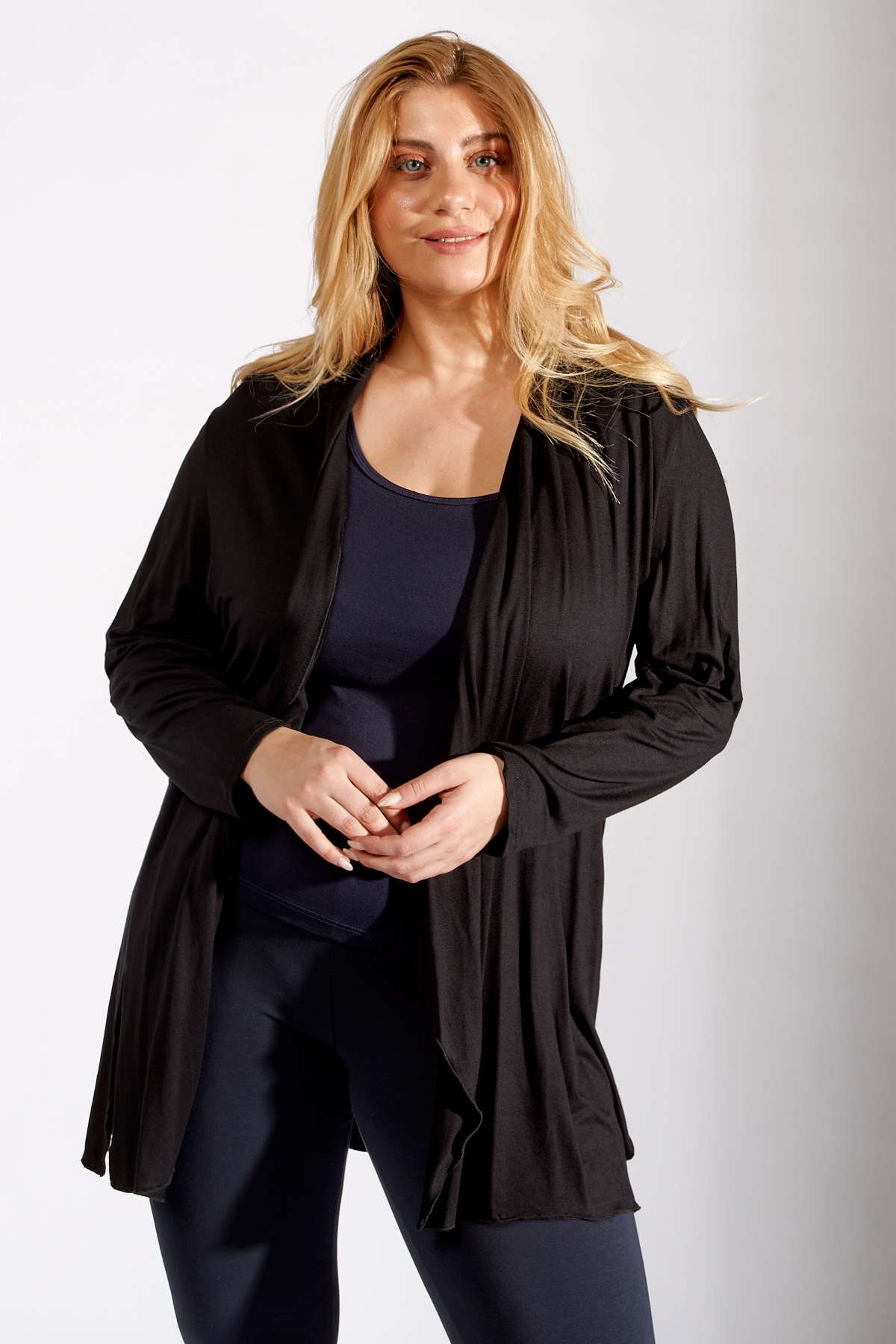 Ζακέτα viscose ελαστική μαύρη Ζακέτα viscose ελαστική μαύρη