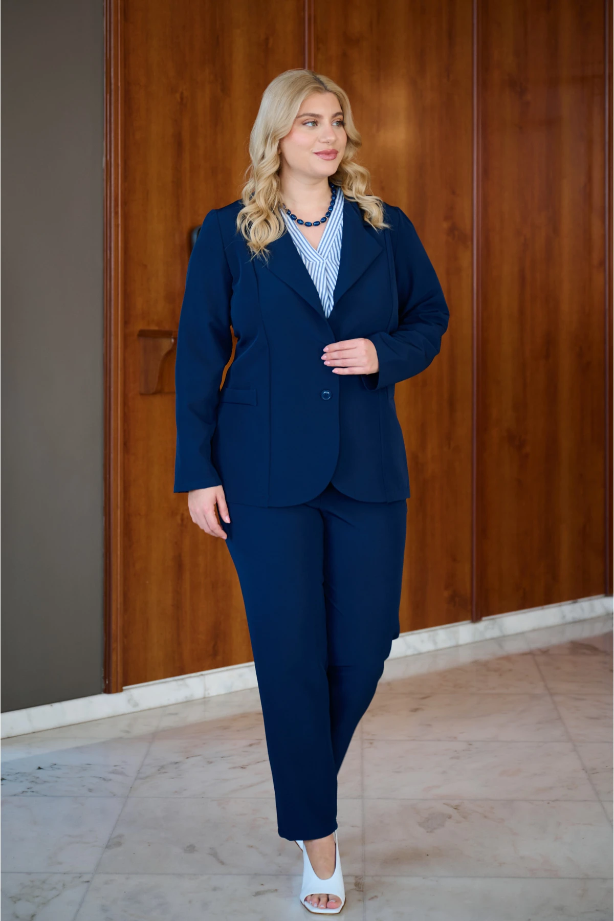 Κοστούμι ανορθωτικό σακάκι με δύο κουμπιά και παντελόνι μπλε