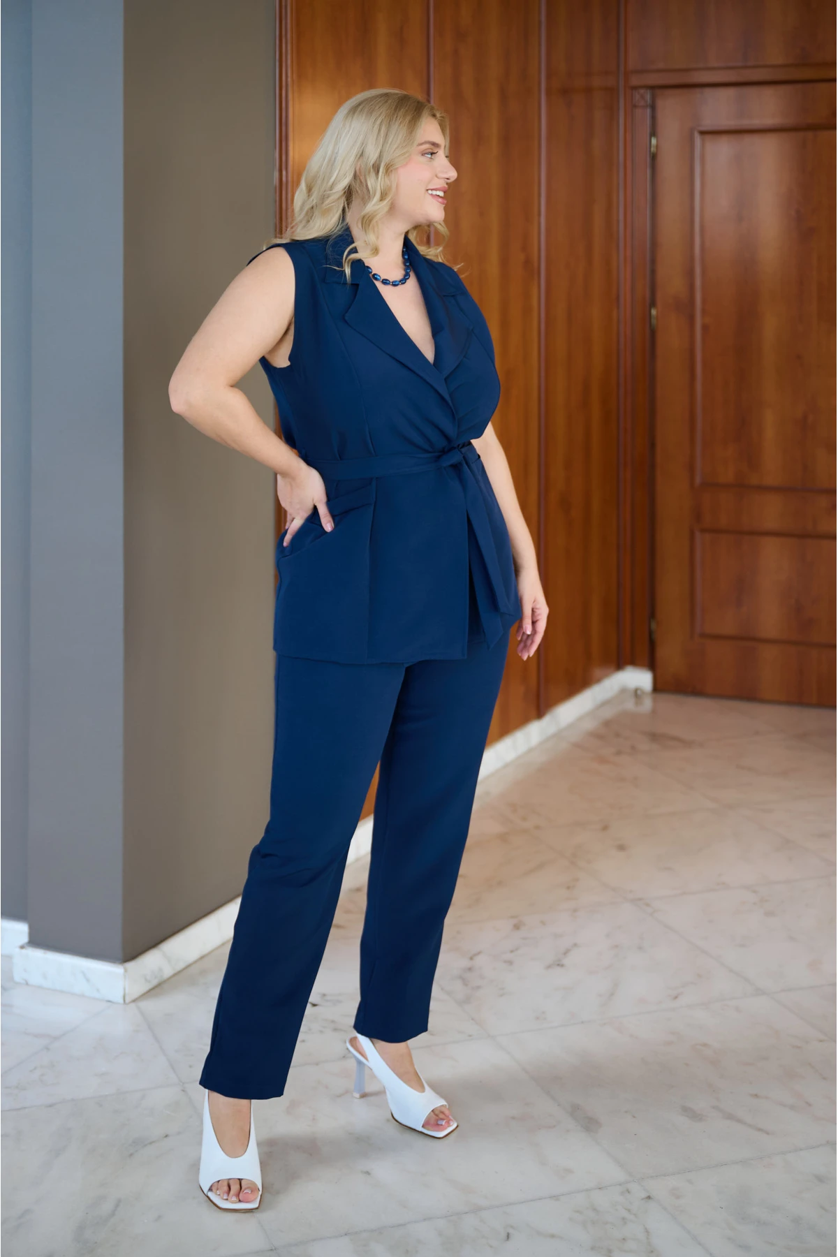 Κοστούμι αμάνικο με ζώνη σακάκι και παντελόνι ανορθωτικό μπλε