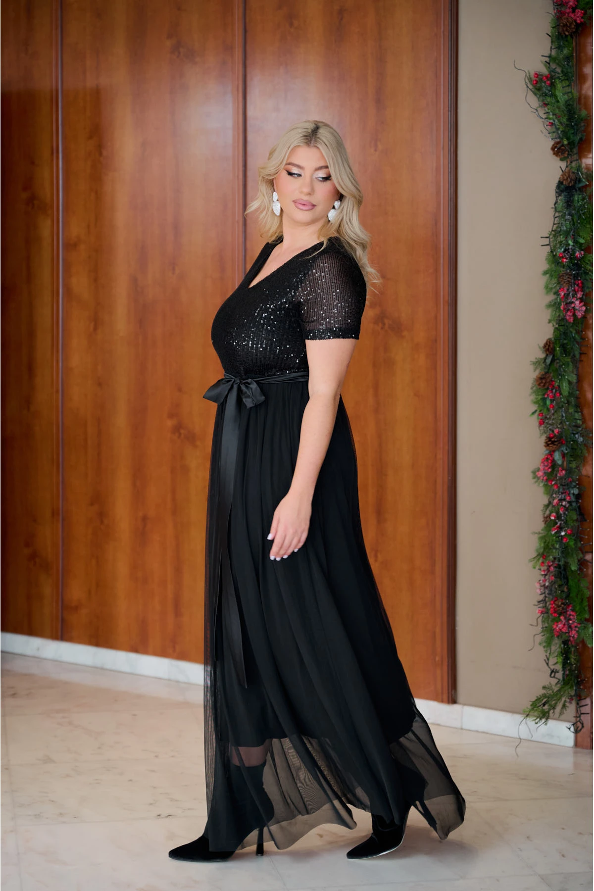  Φόρεμα παγιέτα στο στήθος και τούλι με φόδρα στο κάτω μέρος μαύρο