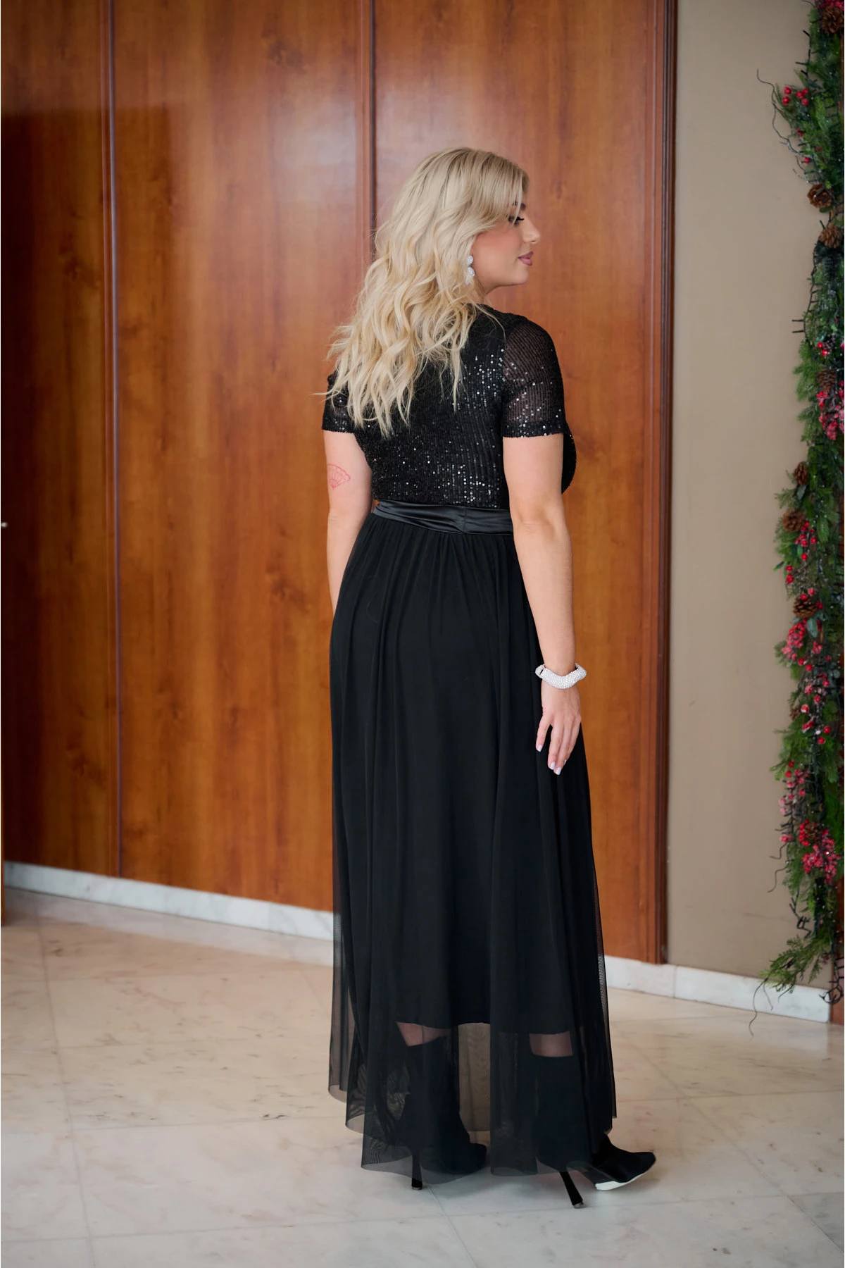  Φόρεμα παγιέτα στο στήθος και τούλι με φόδρα στο κάτω μέρος μαύρο