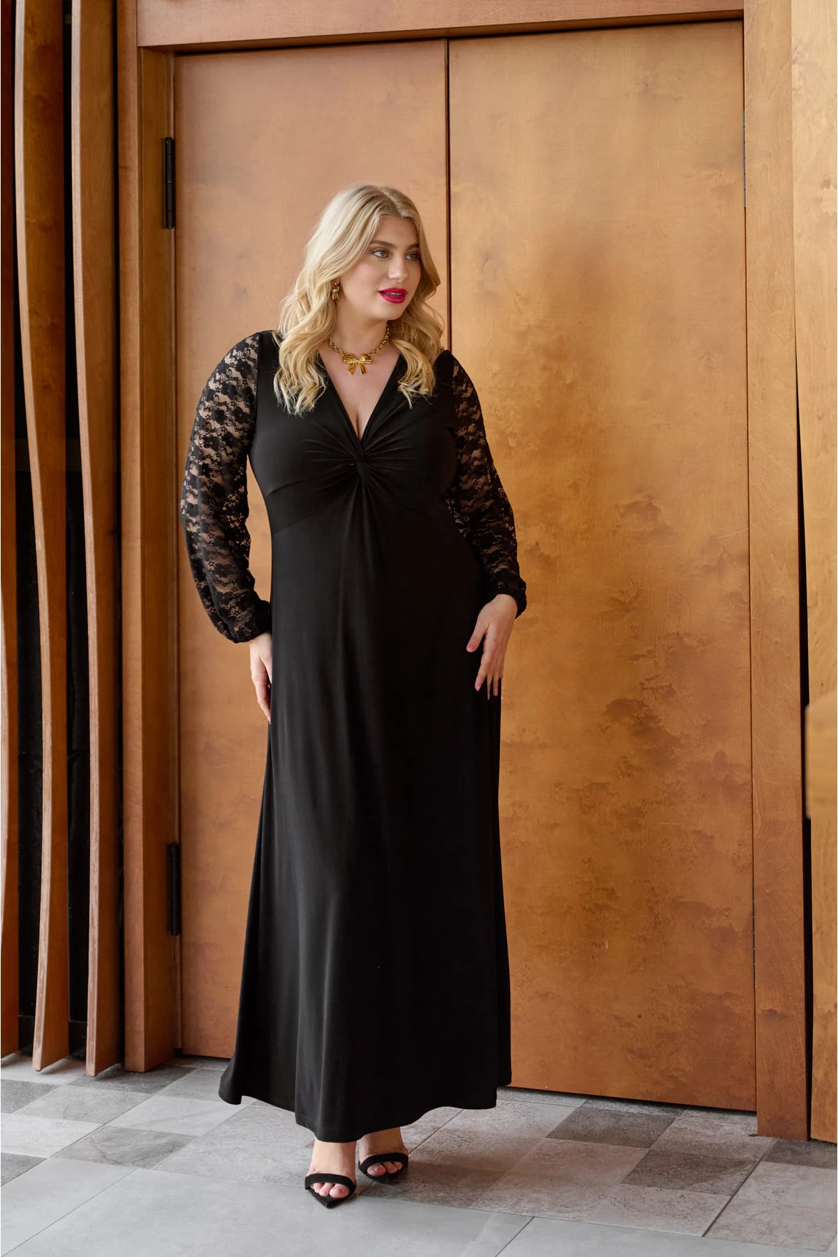 Φόρεμα μάξι κόμπος με δαντέλα φούσκα μανίκι μαύρο