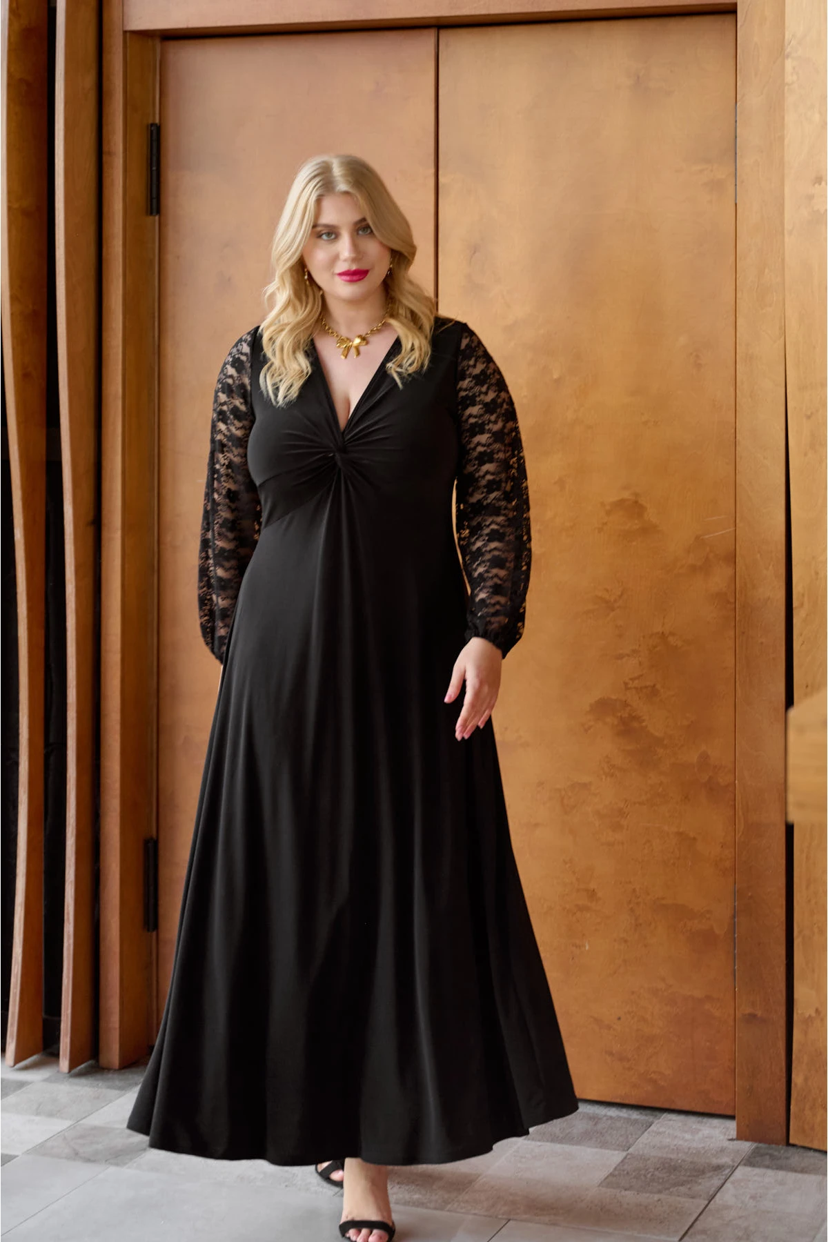 Φόρεμα μάξι κόμπος με δαντέλα φούσκα μανίκι μαύρο