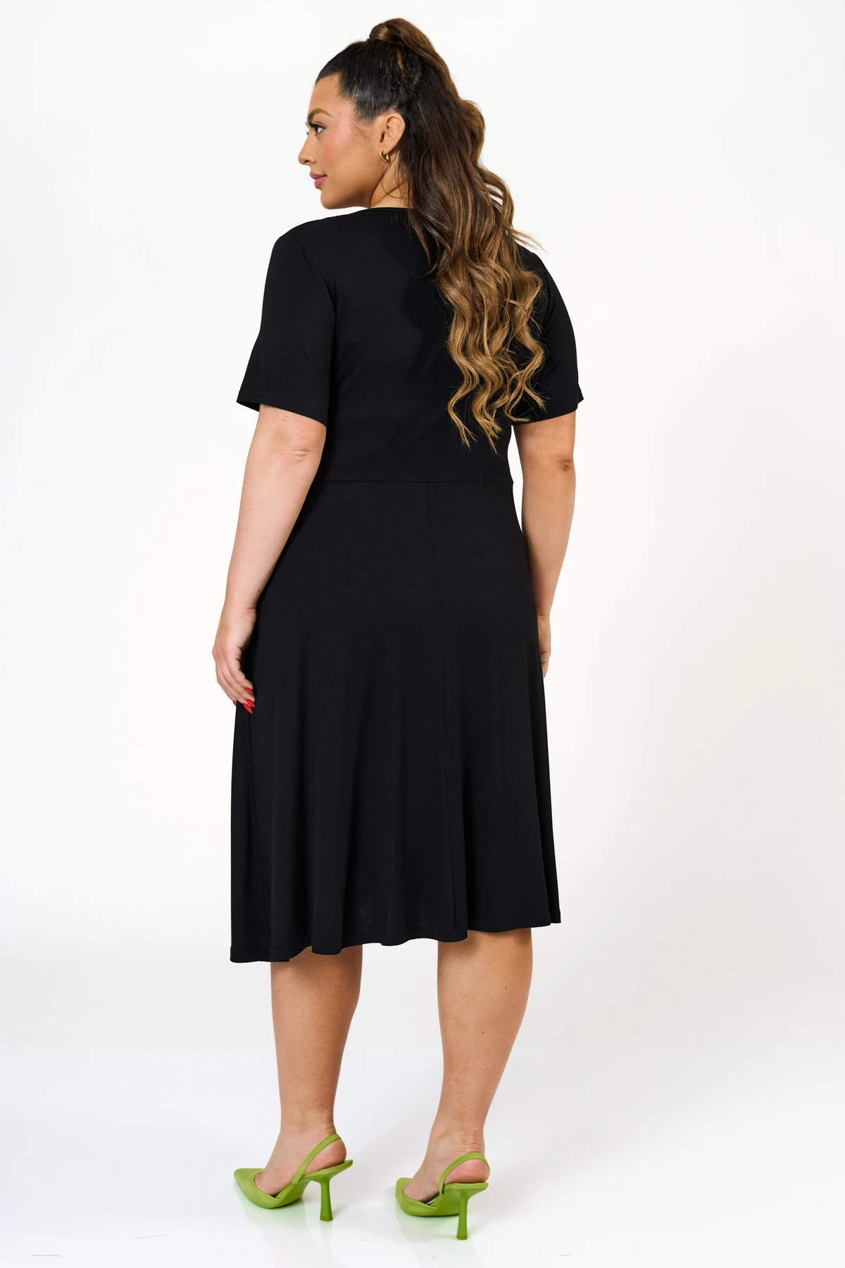 Φόρεμα midi Viscose ελαστική κοντό μανίκι κόμπος μαύρο Φόρεμα midi Viscose ελαστική κοντό μανίκι κόμπος μαύρο