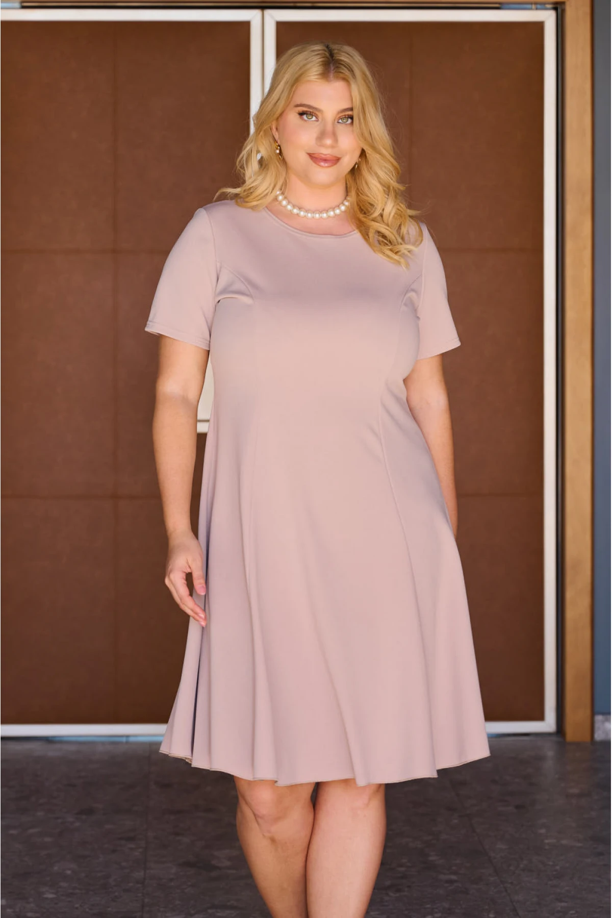 Φόρεμα κλος midi κοντό μανίκι κρεπ μπεζ