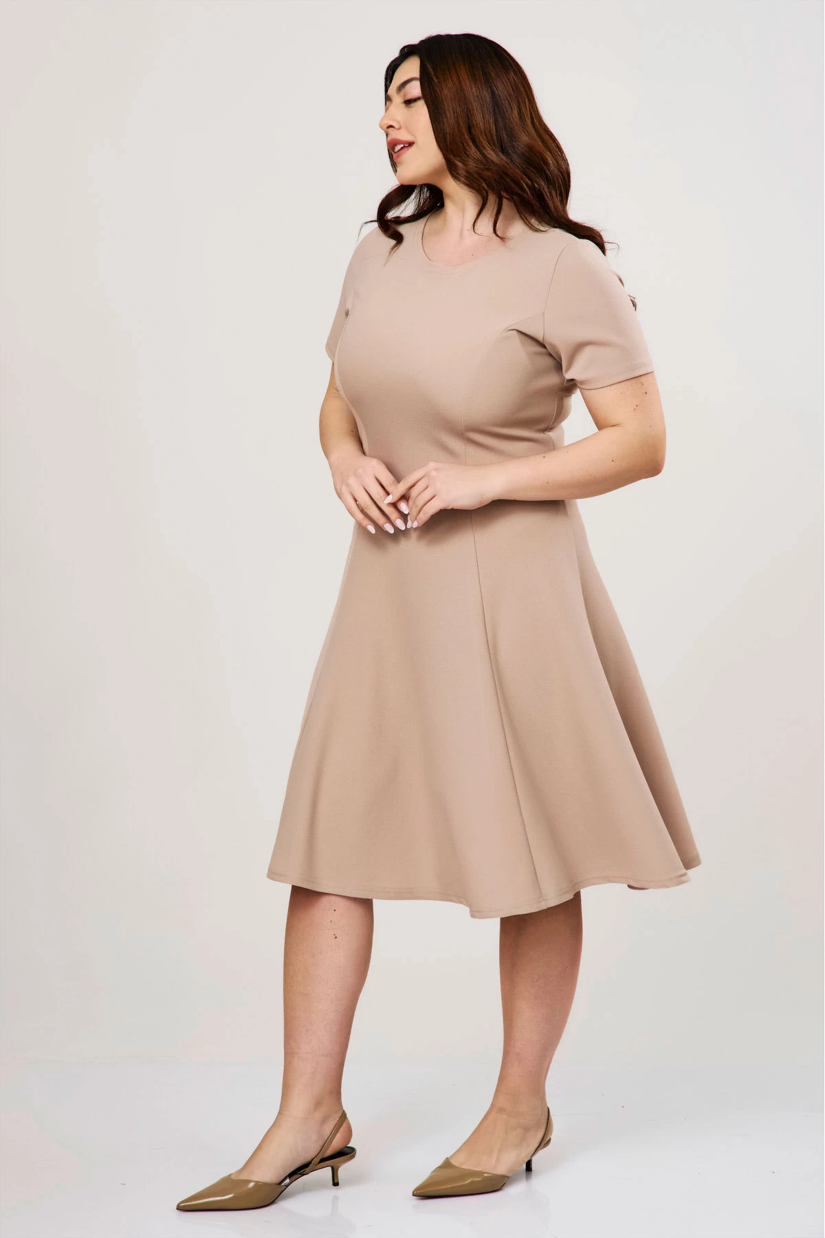 Φόρεμα κλος midi κοντό μανίκι κρεπ μπεζ