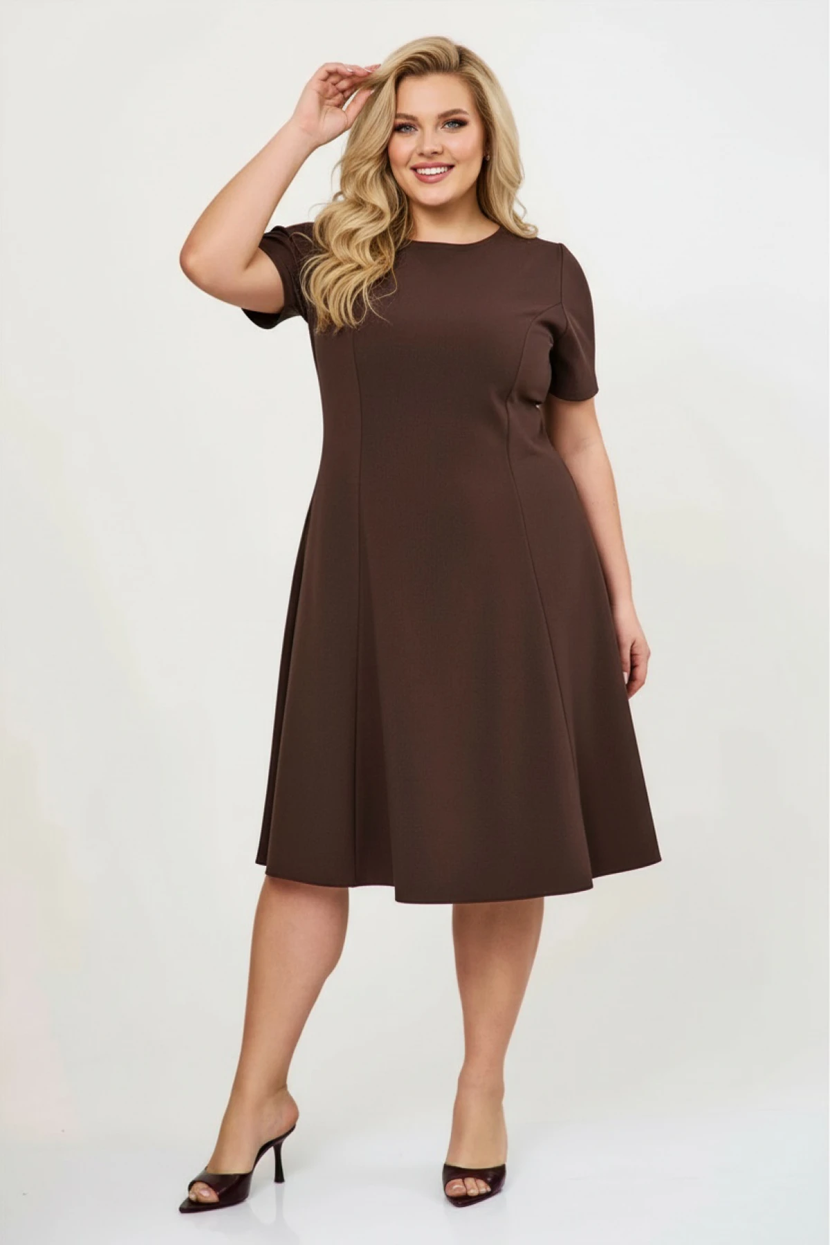 Φόρεμα κλος midi κοντό μανίκι κρεπ καφέ