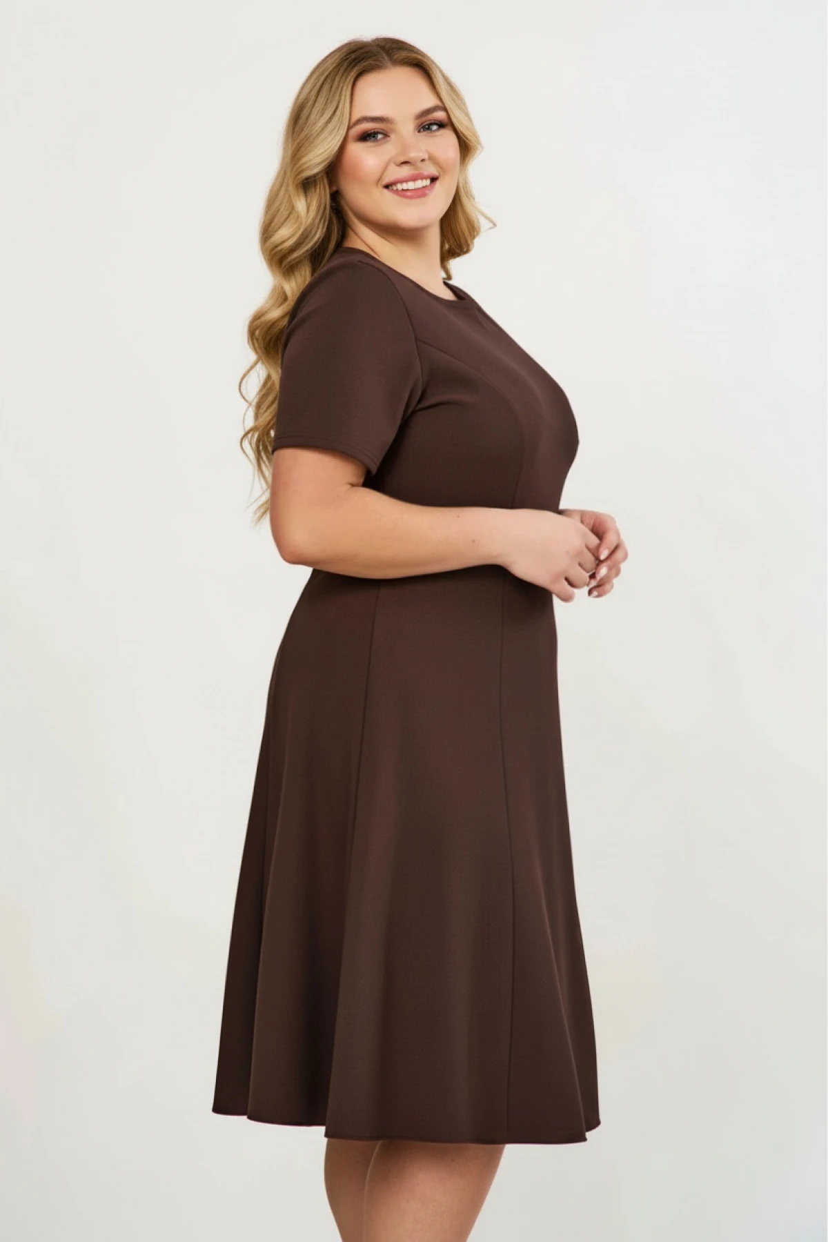 Φόρεμα κλος midi κοντό μανίκι κρεπ καφέ