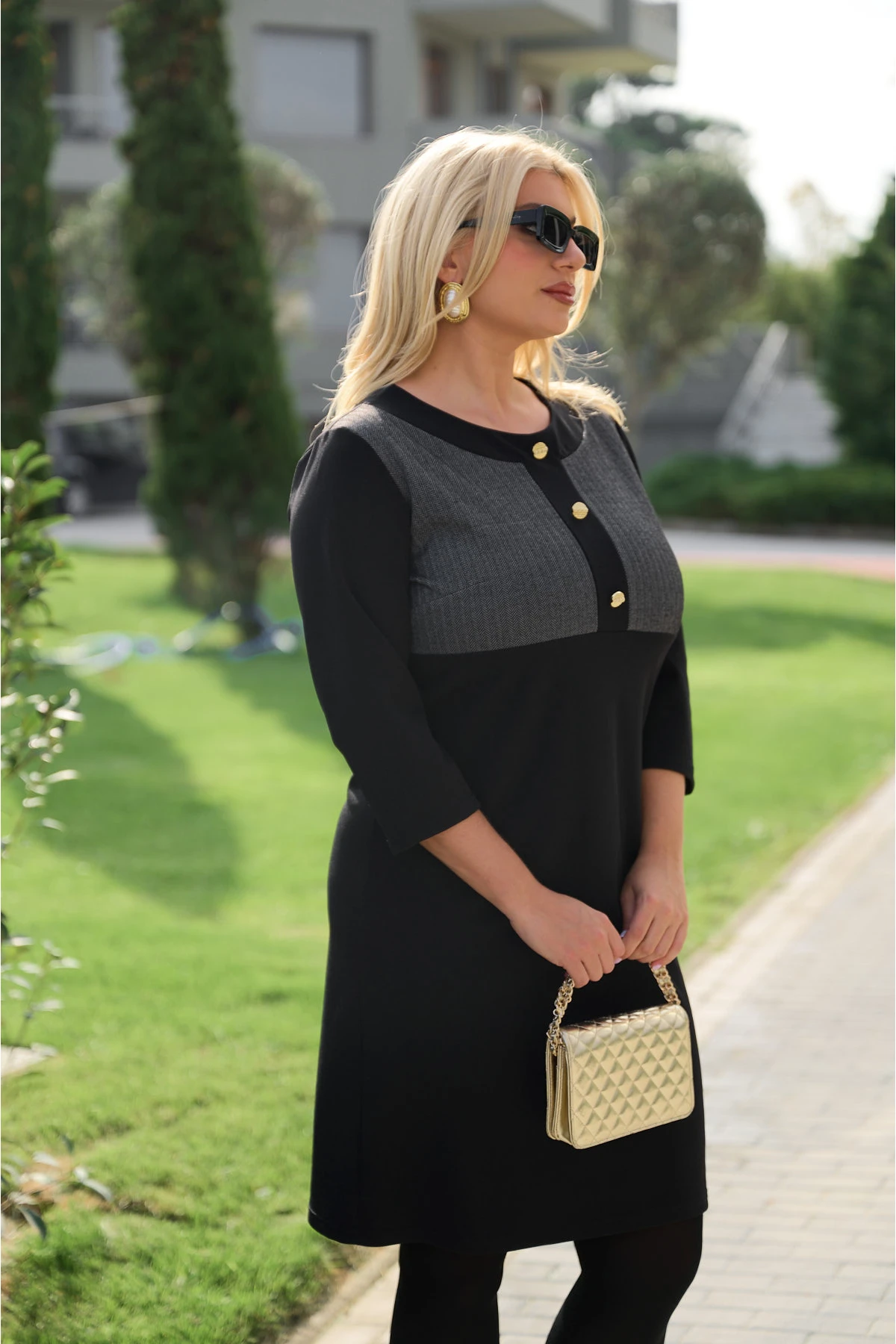 Φόρεμα τρία κουμπιά midi κρεπ  μαύρο ψαροκόκαλο