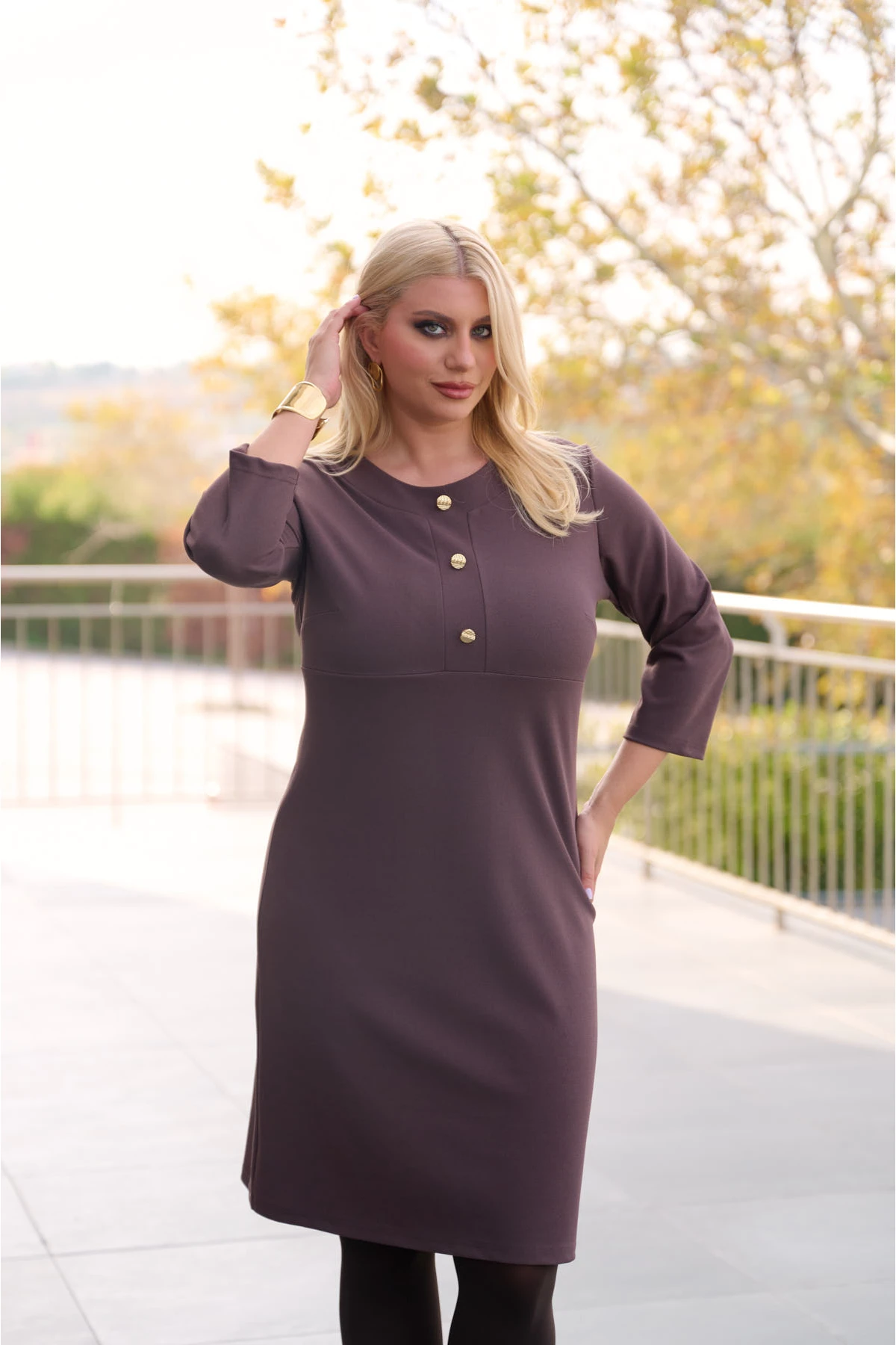 Φόρεμα τρία κουμπιά midi κρεπ  καφέ