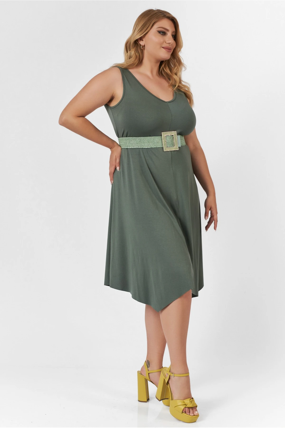 Φόρεμα midi viscose αμάνικο με μύτες χακί Φόρεμα midi viscose αμάνικο με μύτες χακί