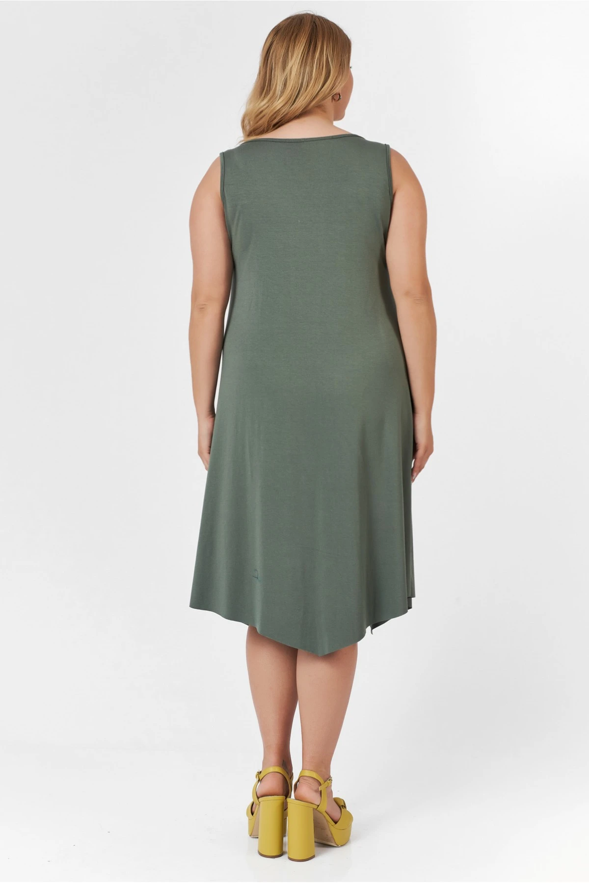 Φόρεμα midi viscose αμάνικο με μύτες χακί Φόρεμα midi viscose αμάνικο με μύτες χακί