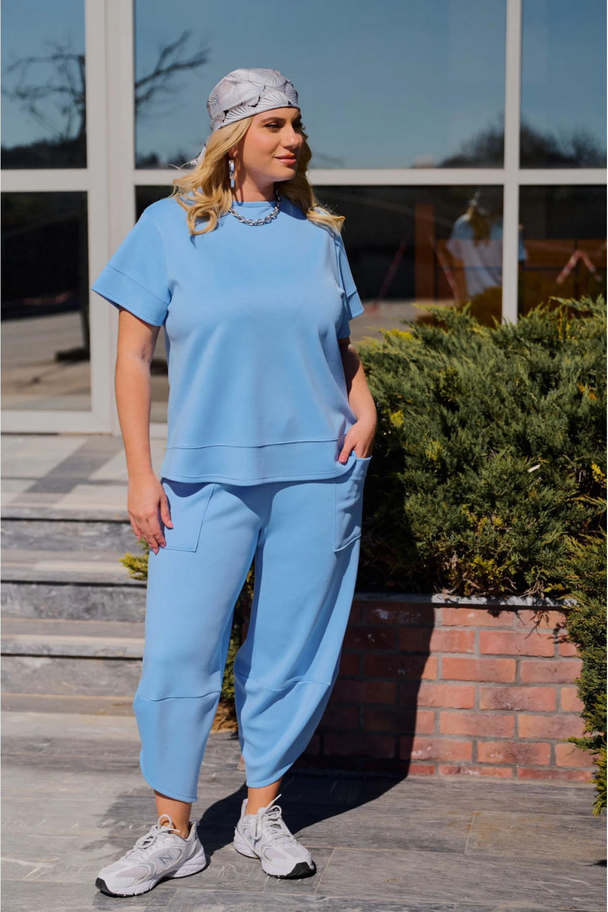 Σετ φόρμες μπλούζα λαιμόκοψη κοντό μανίκι και παντελόνι με τσέπες μπροστά γαλάζιο