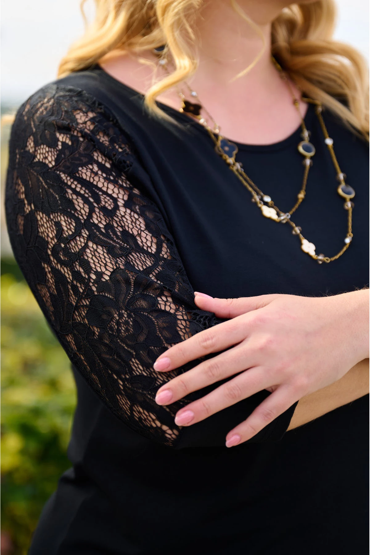 Μπλούζα μανίκι δαντέλα τρία τέταρτα μαύρη 