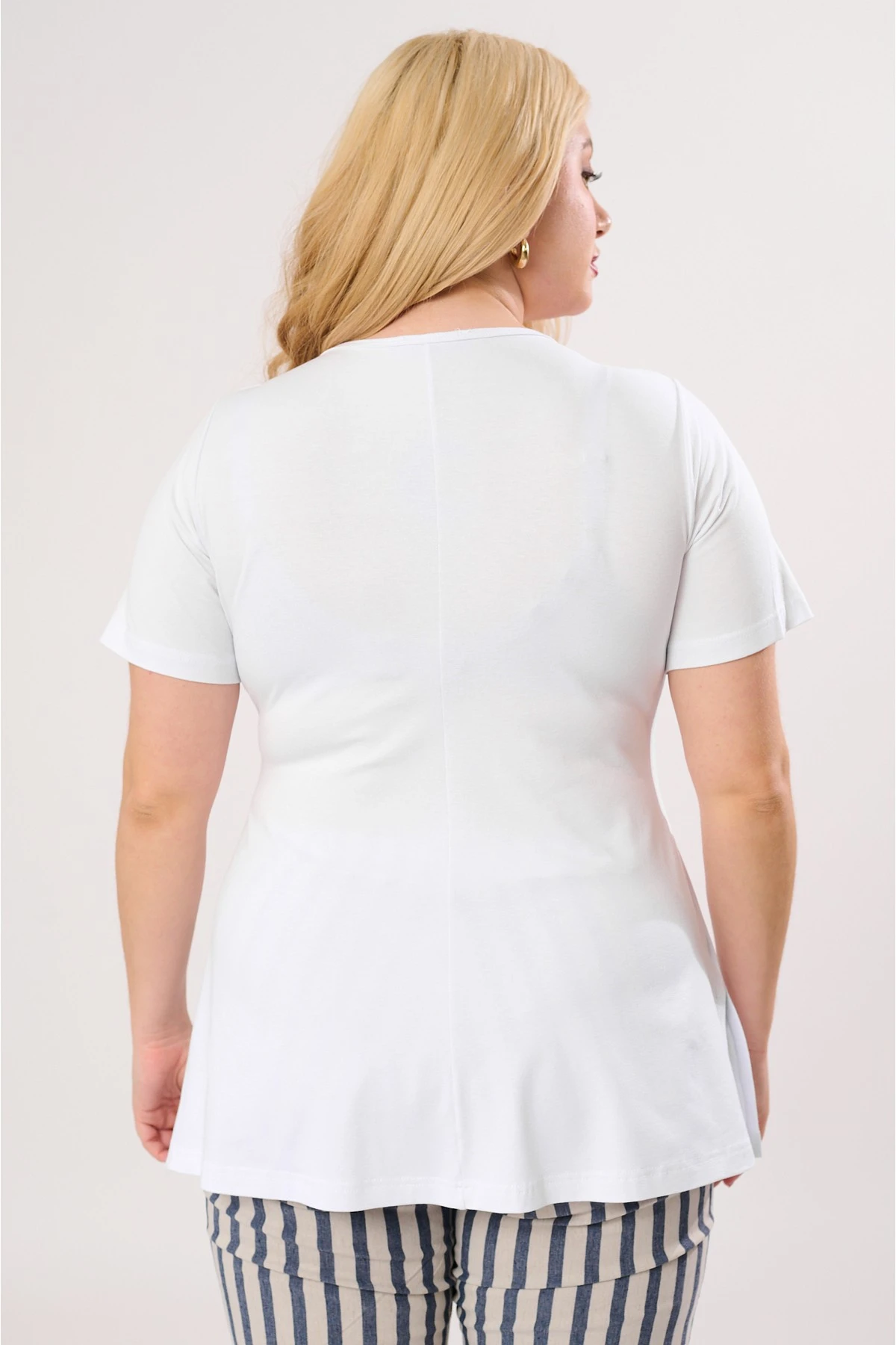 Μπλούζα κόμπος viscose ελαστική κοντό μανίκι λευκή Μπλούζα κόμπος viscose ελαστική κοντό μανίκι λευκή