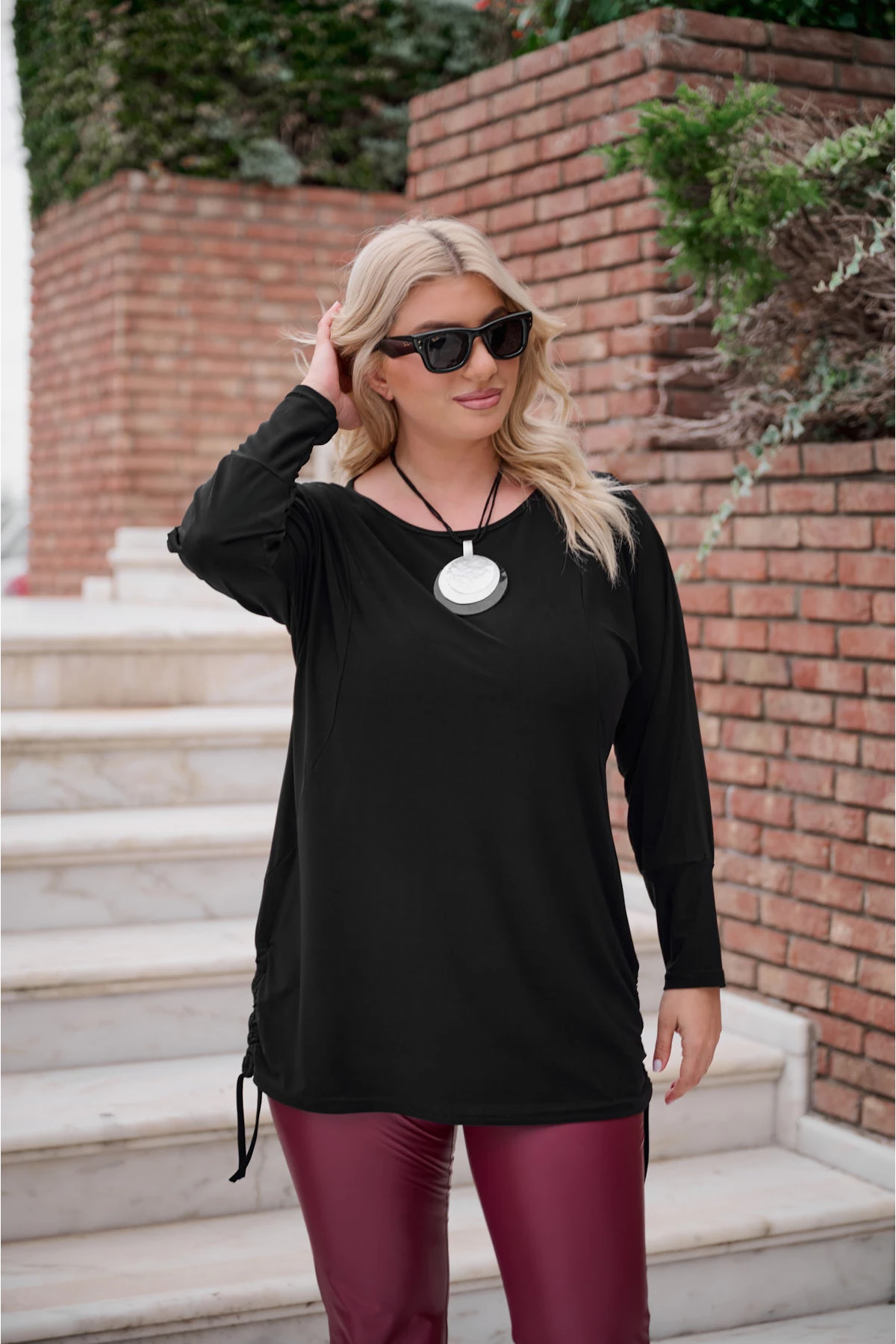 Μπλούζα  νυχτερίδα με σούρες στο πλάι  μαύρη