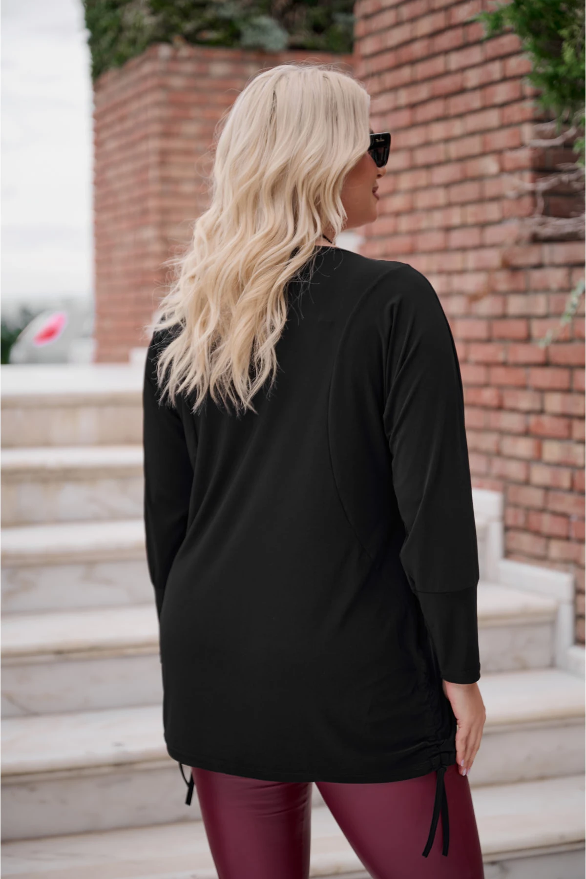 Μπλούζα  νυχτερίδα με σούρες στο πλάι  μαύρη