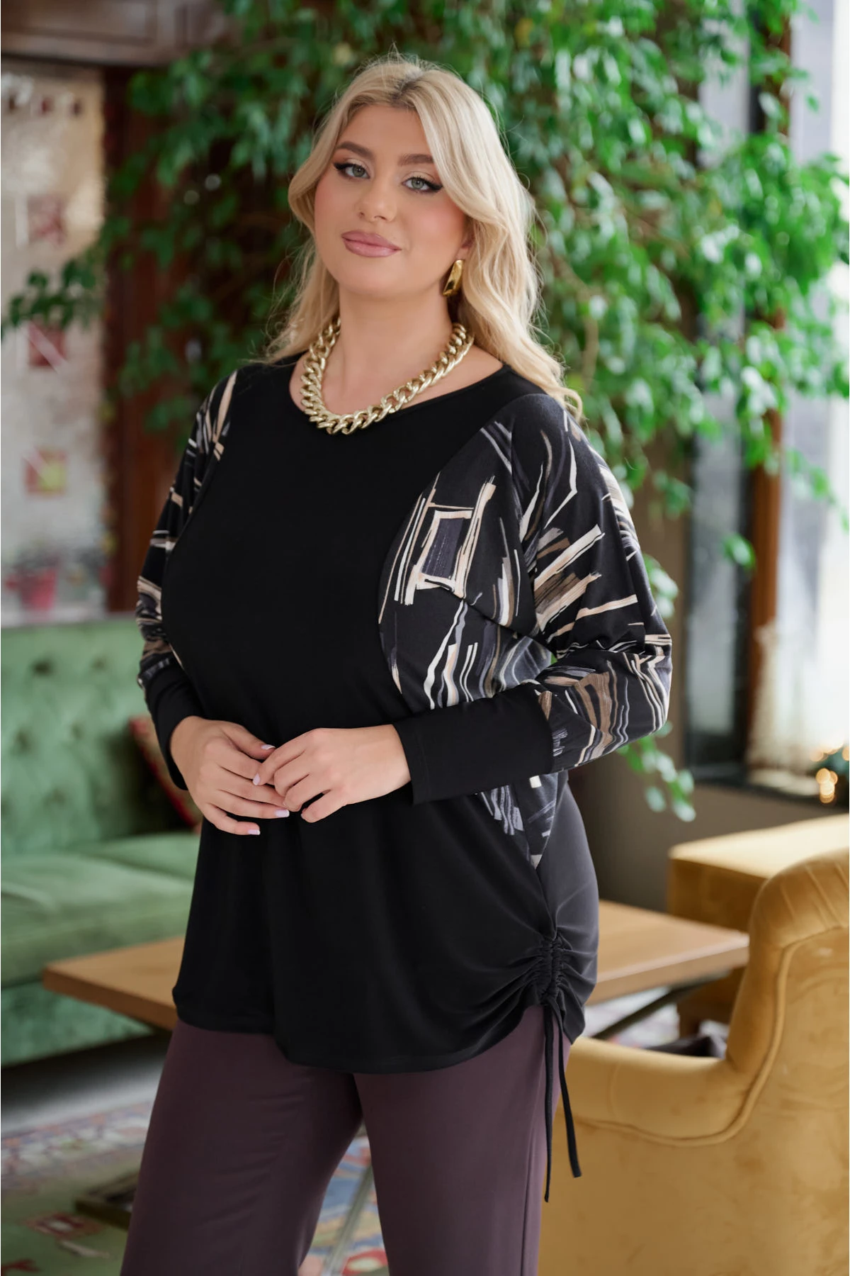 Μπλούζα δίχρωμη νυχτερίδα με σούρες στο πλάι πινελιές