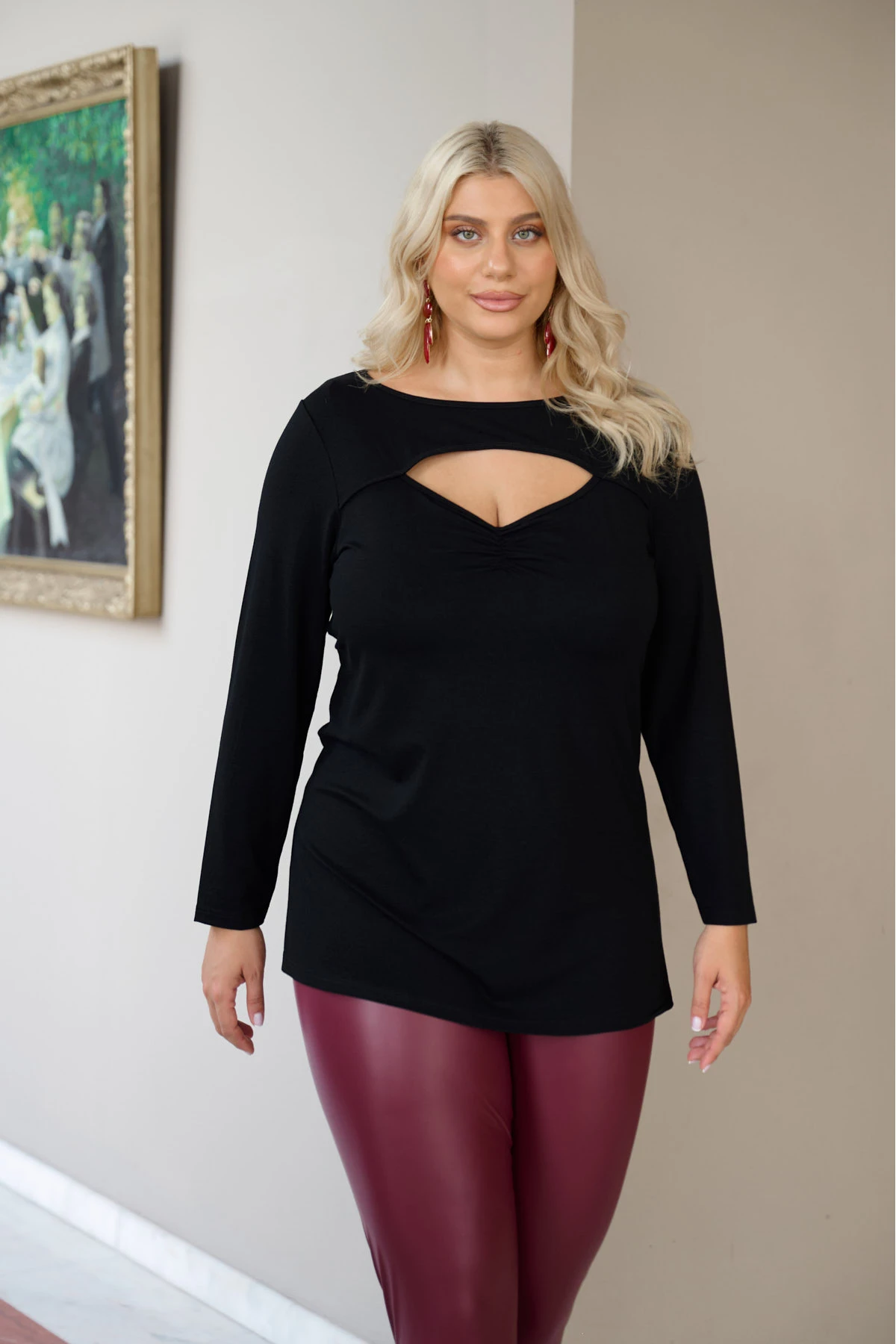 Μπλούζα άνοιγμα στο στήθος ελαστική viscose μακρύ μανίκι  μαύρη Μπλούζα άνοιγμα στο στήθος ελαστική viscose μακρύ μανίκι  μαύρη