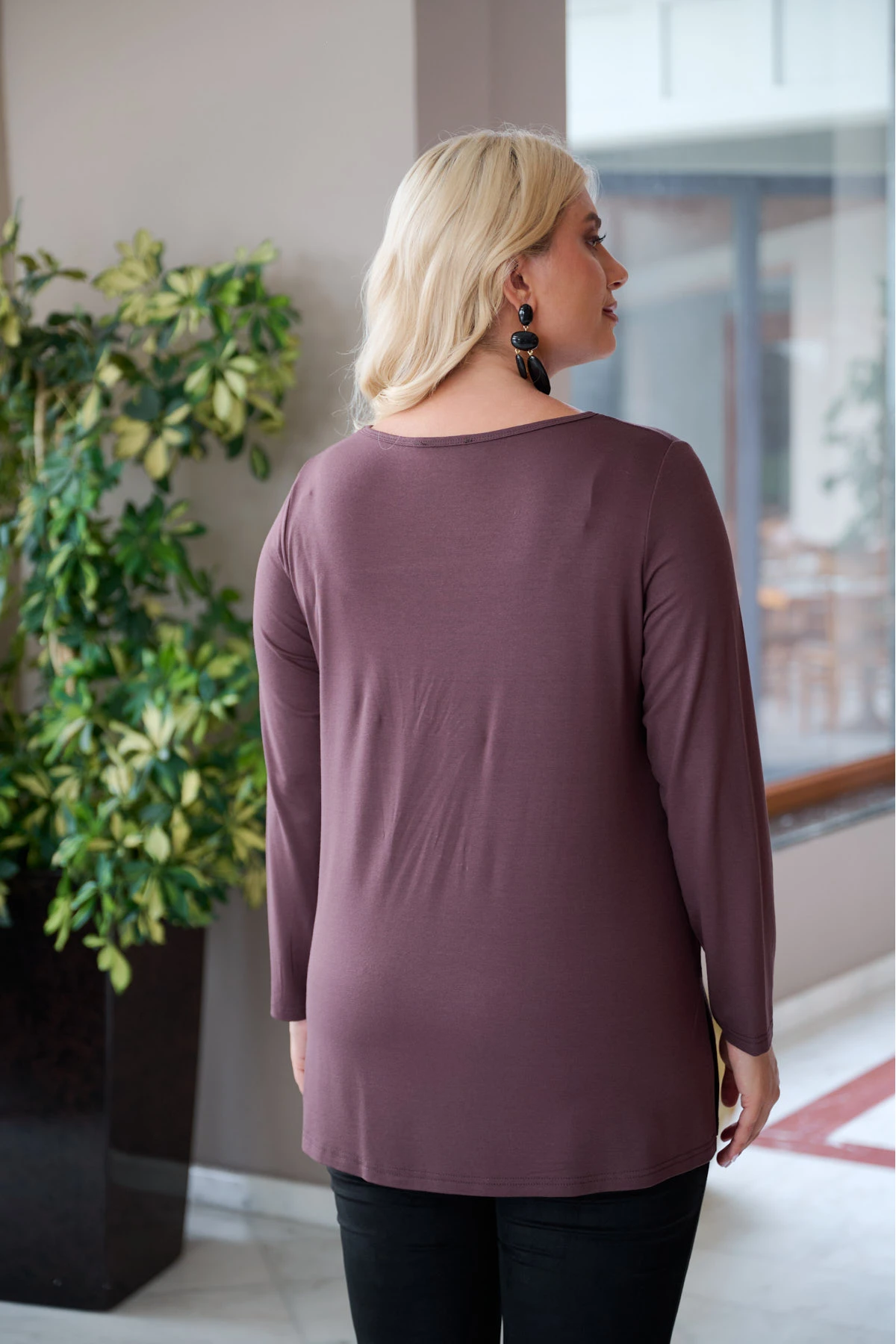 Μπλούζα άνοιγμα στο στήθος ελαστική viscose μακρύ μανίκι καφέ Μπλούζα άνοιγμα στο στήθος ελαστική viscose μακρύ μανίκι καφέ