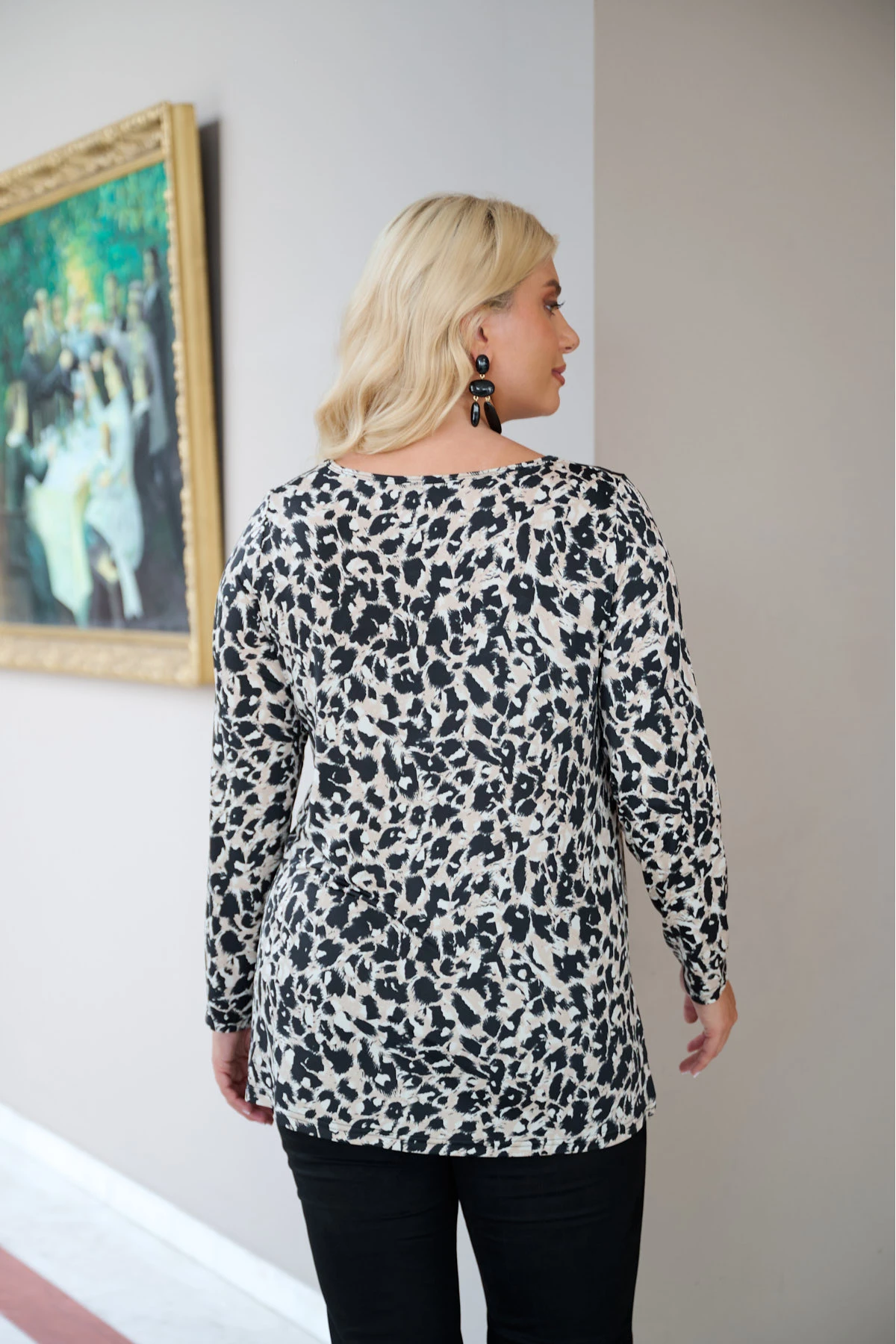 Μπλούζα άνοιγμα στο στήθος ελαστική μακρύ μανίκι λεοπάρ Μπλούζα άνοιγμα στο στήθος ελαστική μακρύ μανίκι λεοπάρ