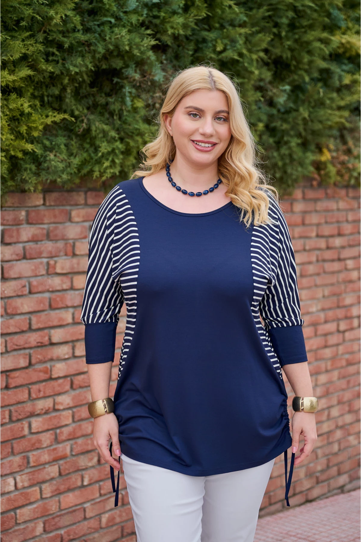 Μπλούζα  νυχτερίδα με σούρες στο πλάι ρίγα μπλε