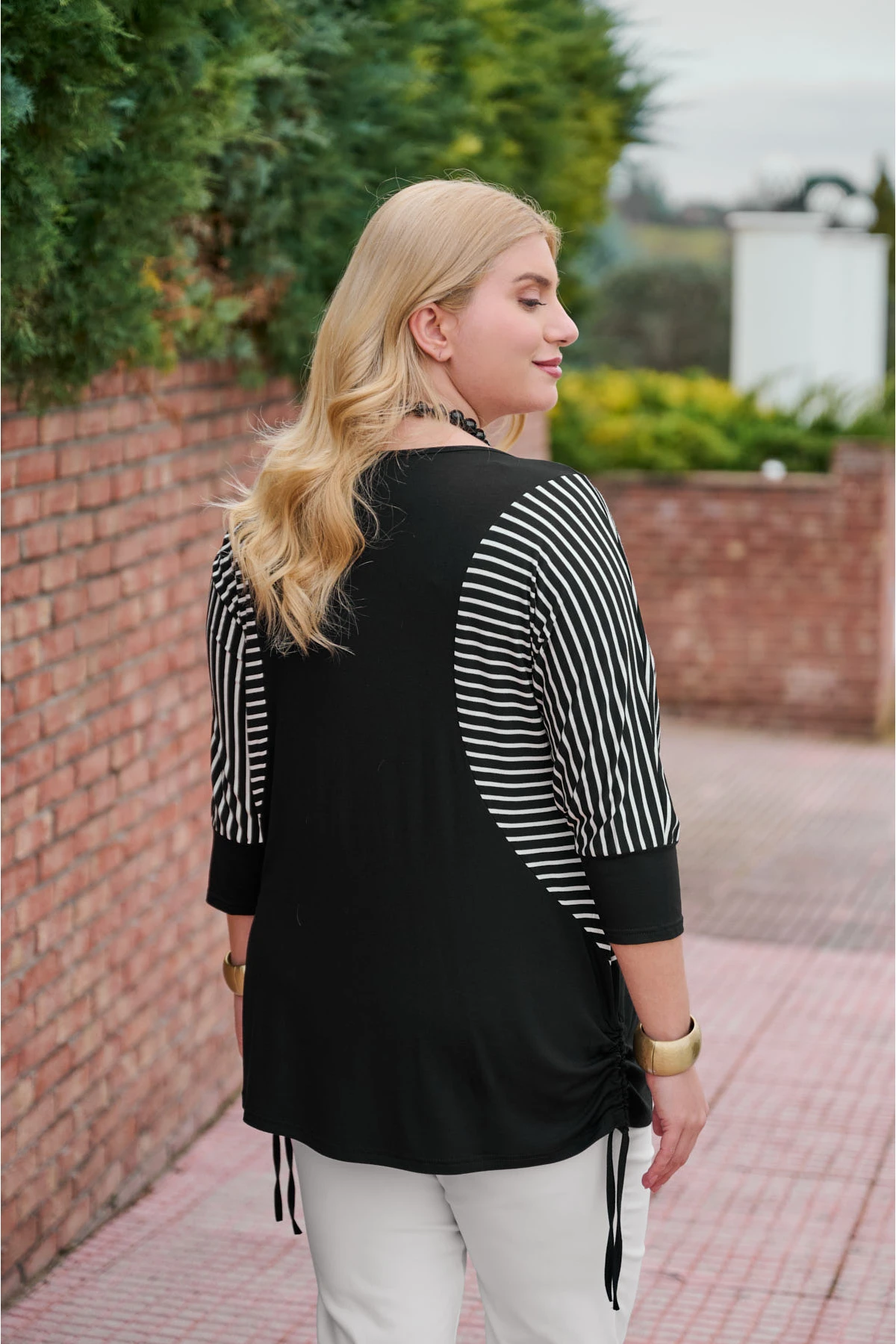 Μπλούζα  νυχτερίδα με σούρες στο πλάι ρίγα μαύρη