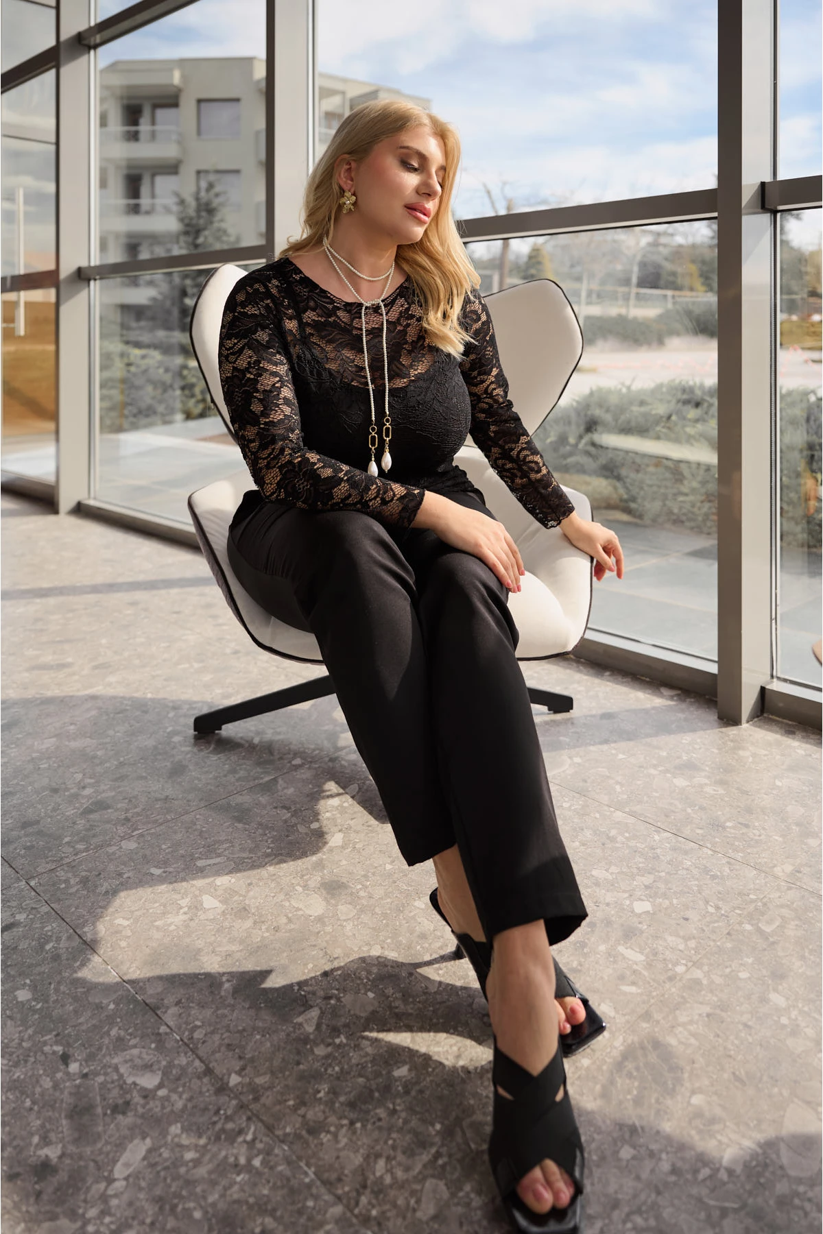 Μπλούζα ελαστική δαντέλα μαύρη