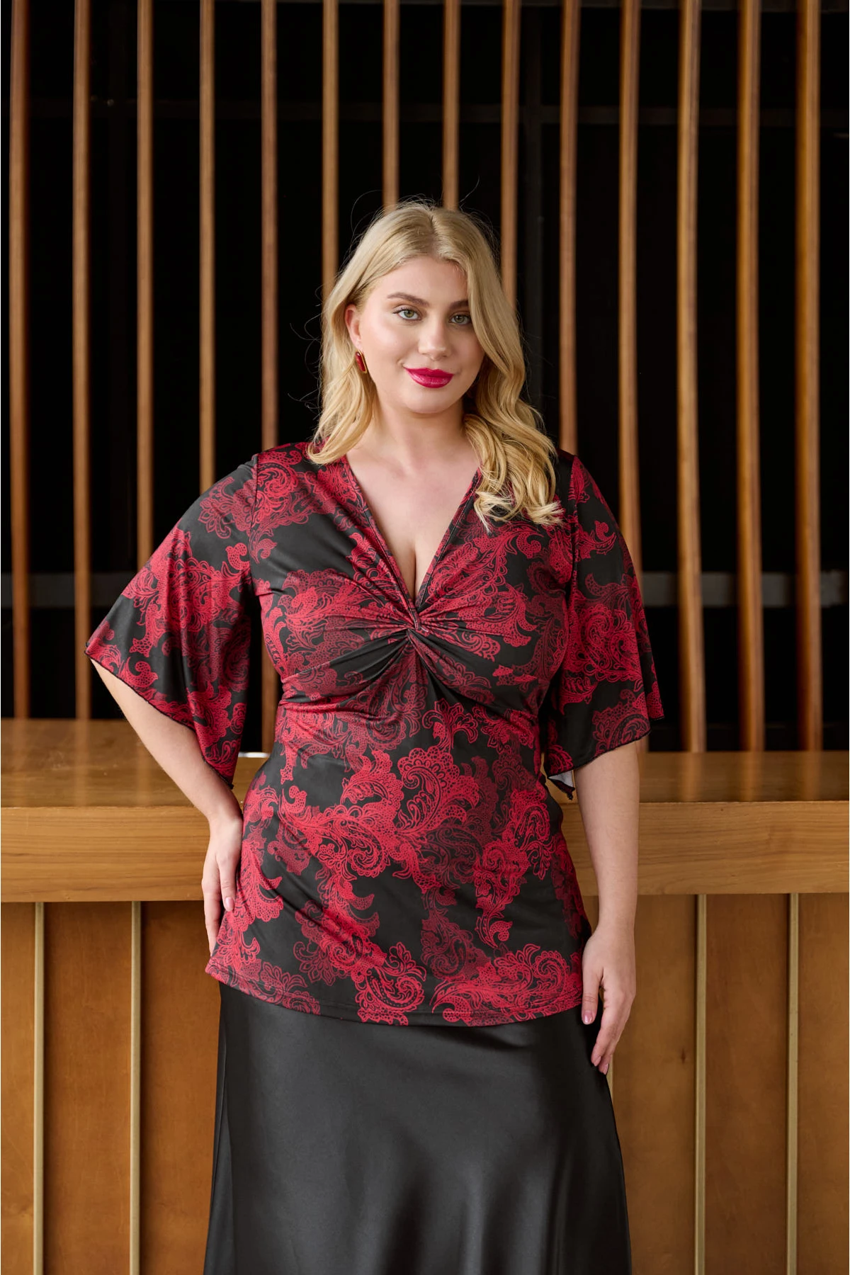 Μπλούζα κόμπος καμπάνα μανίκι λαχούρ κόκκινη