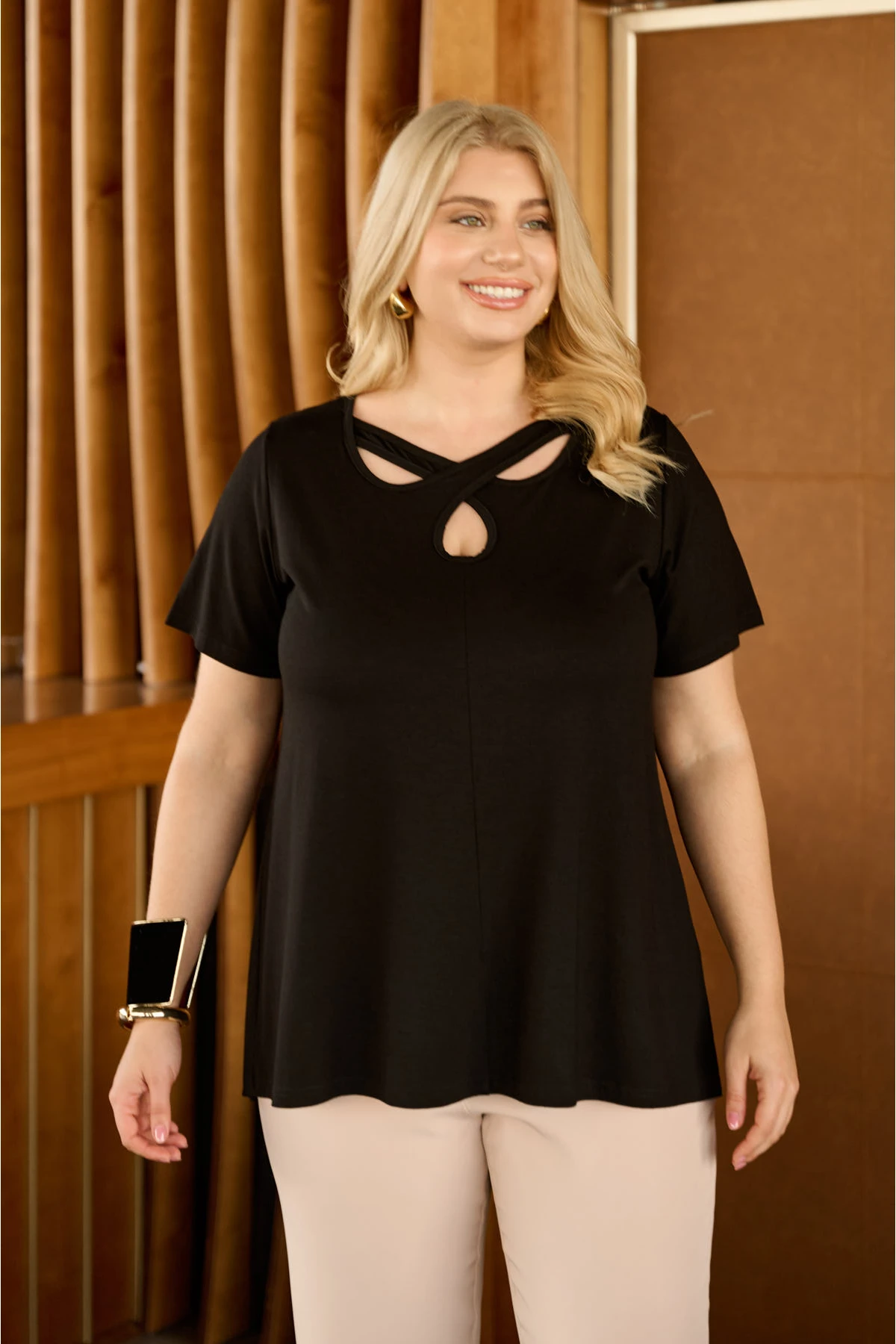 Μπλούζα ελαστική viscose με χιαστή λαιμουδιά μαύρη