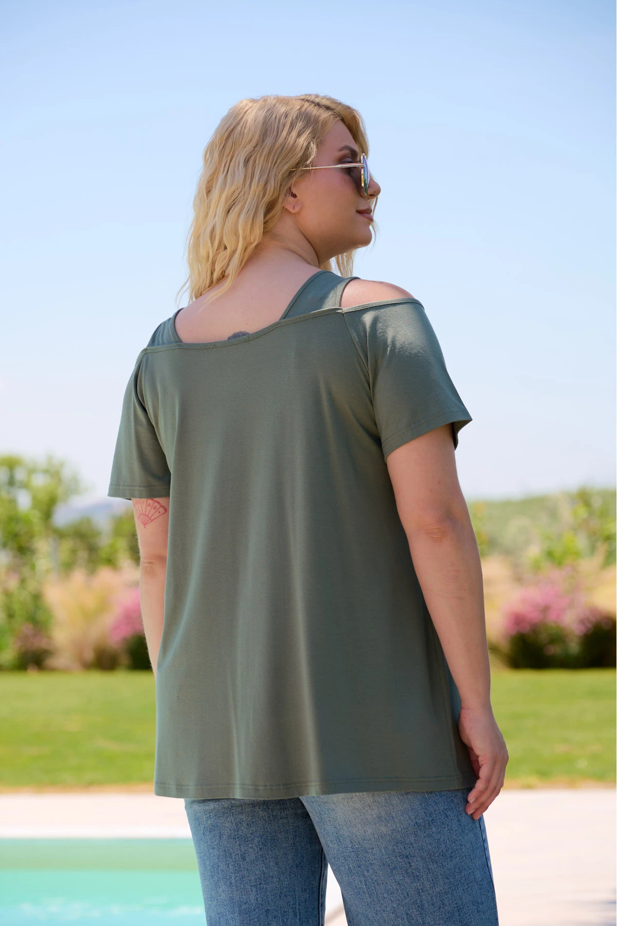 Mπλούζα viscose έξω ώμους χακί