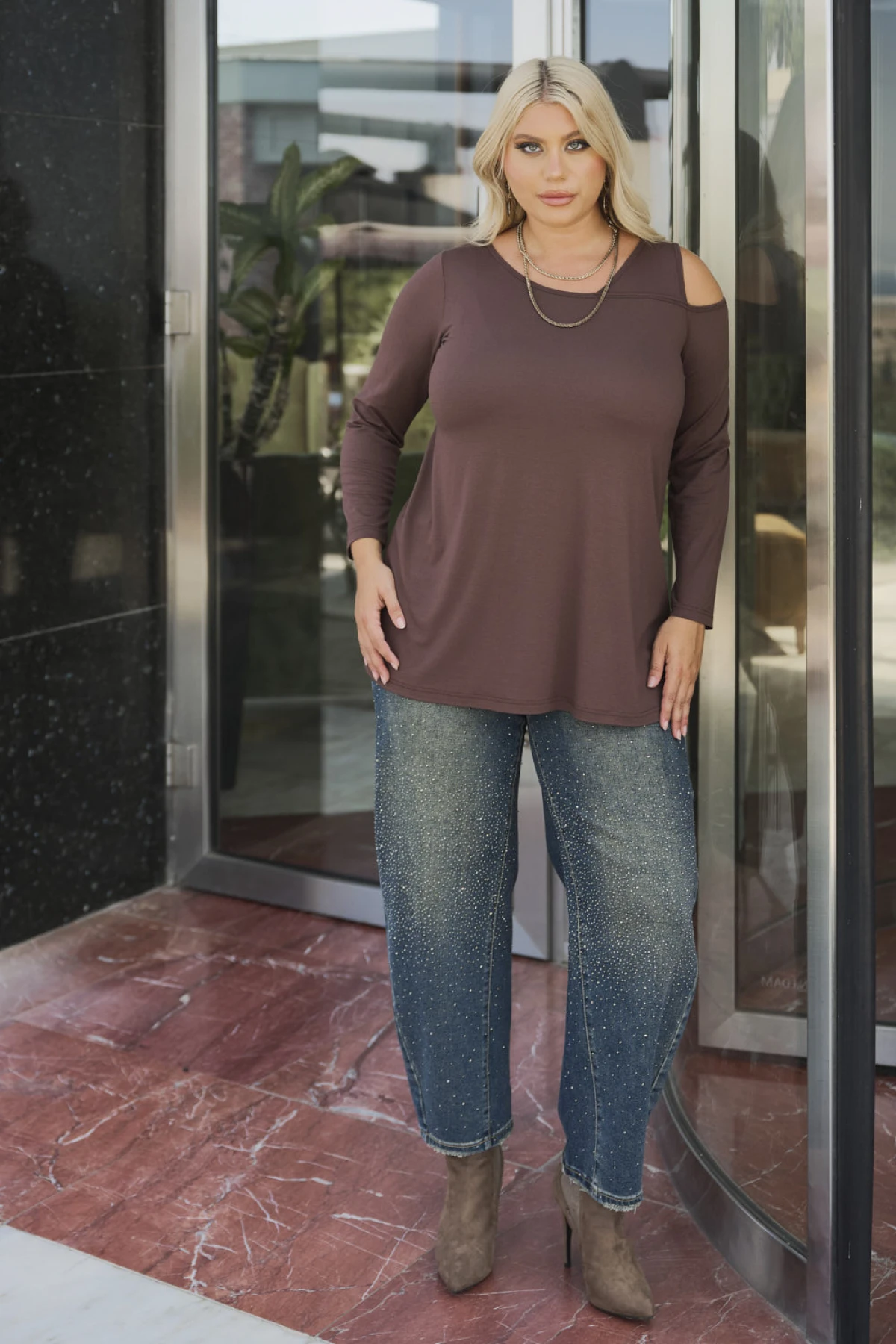 Mπλούζα viscose ένας ώμος έξω μακρύ μανίκι καφέ