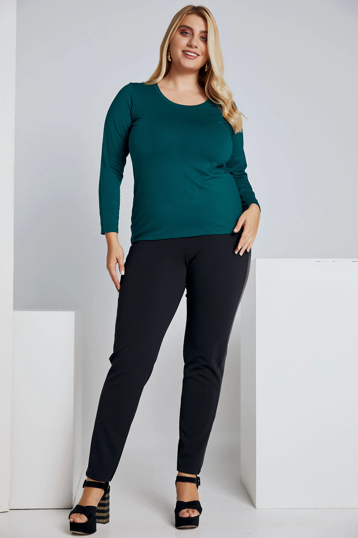 Μπλούζα viscose ελαστική basic μακρύ μανίκι κυπαρισσί Μπλούζα viscose ελαστική basic μακρύ μανίκι κυπαρισσί