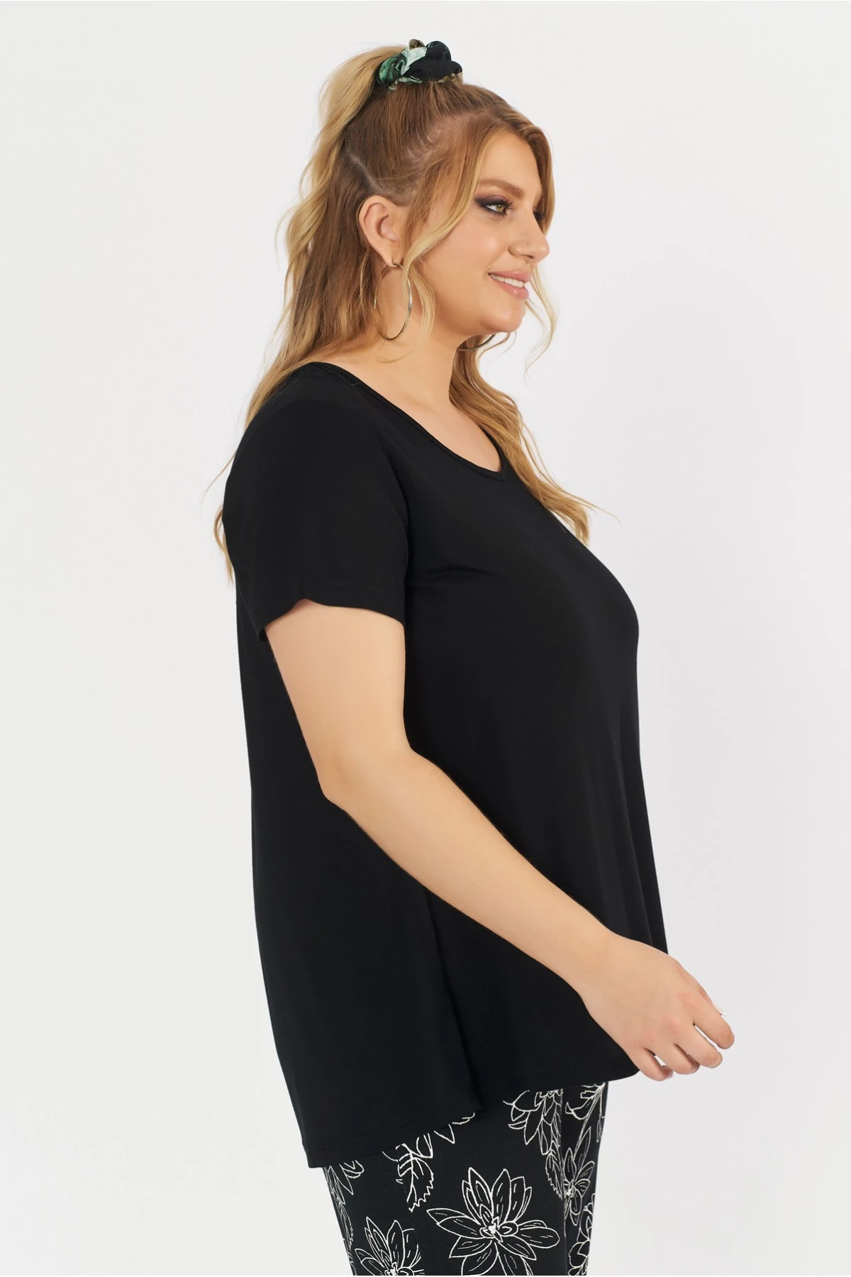 Μπλούζα viscose με κουφόπιετα πίσω μαύρη Μπλούζα viscose με κουφόπιετα πίσω μαύρη