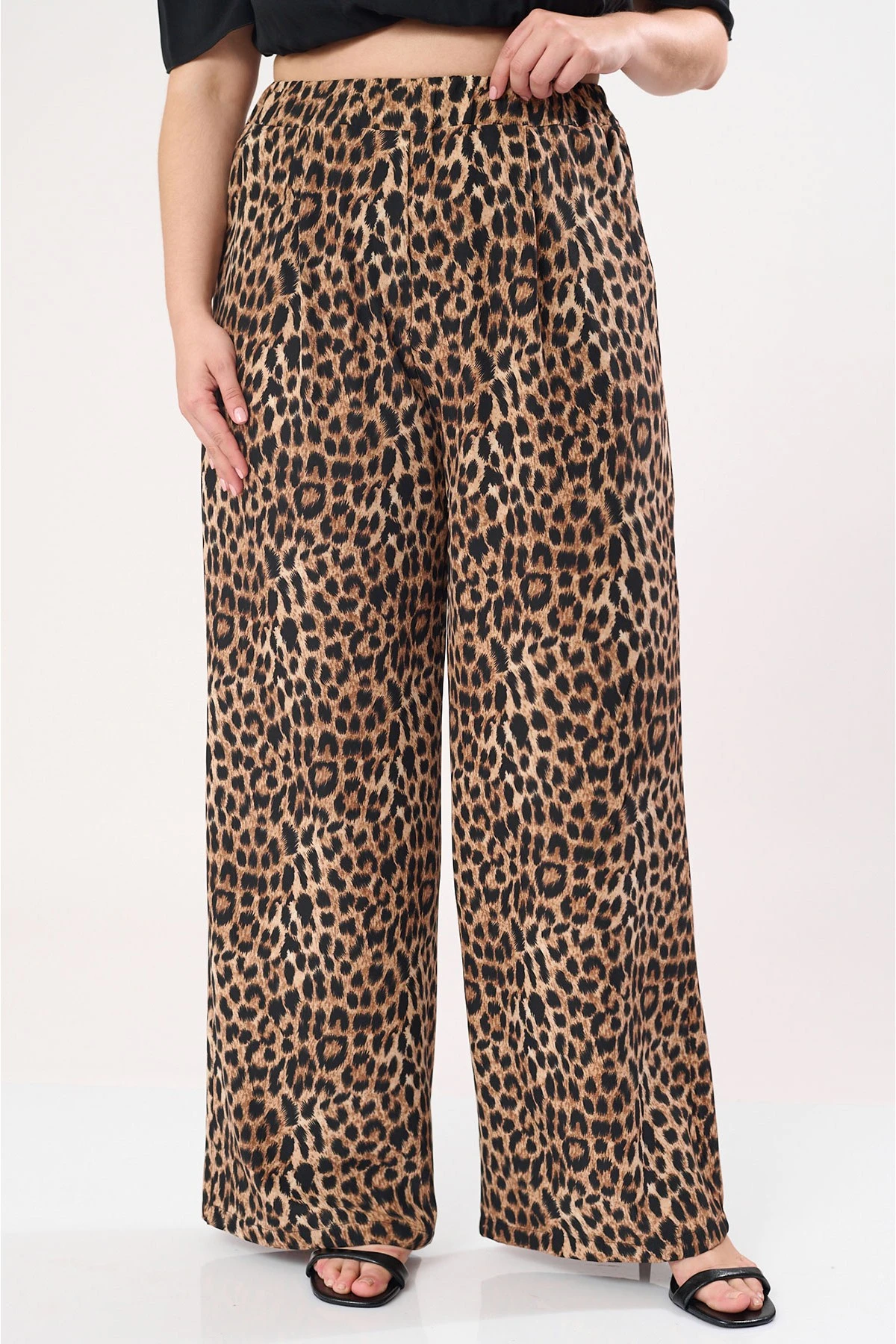 Παντελόνα σατέν με λάστιχο και τσέπες λεοπάρ