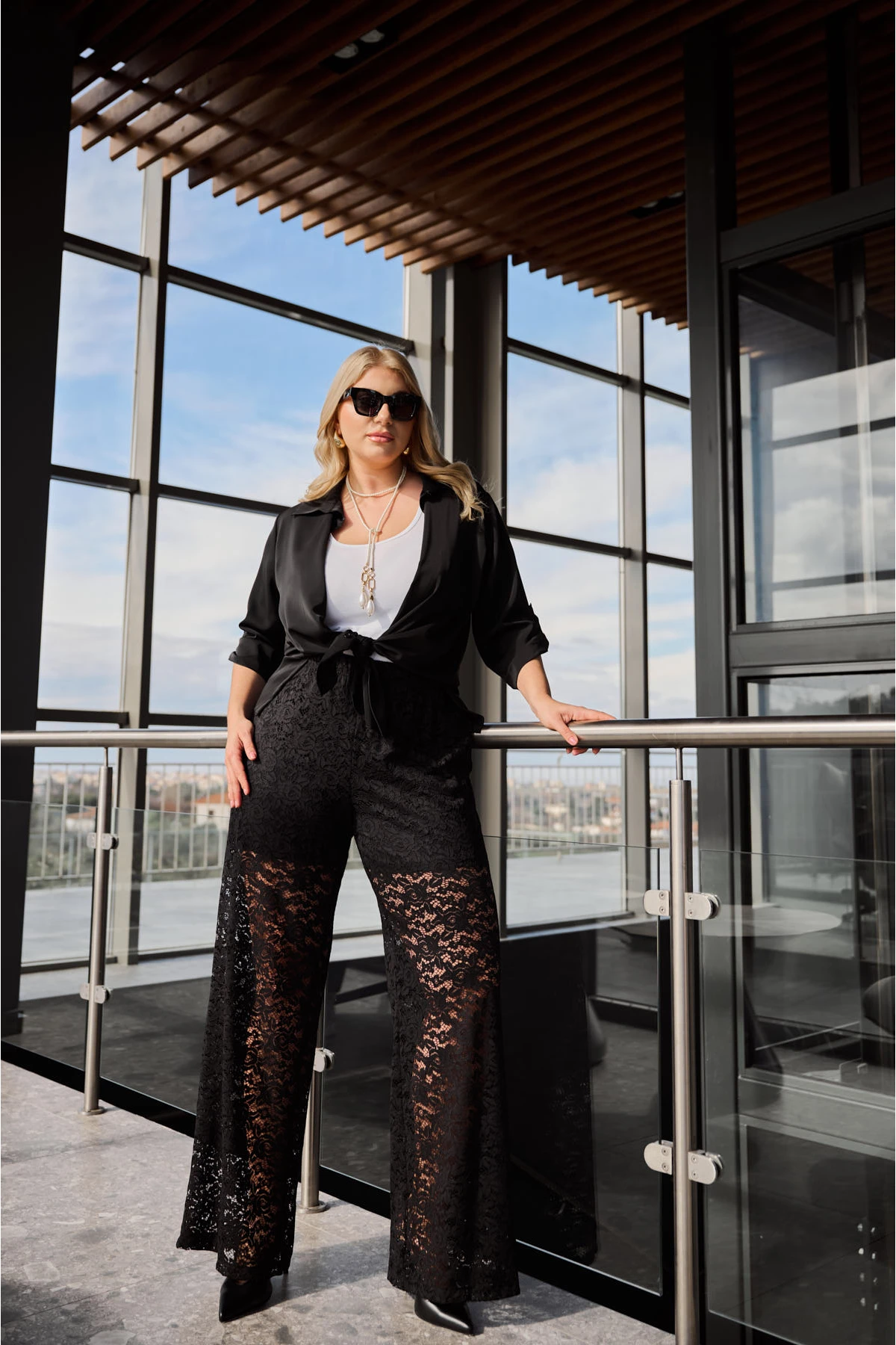 Παντελόνα δαντέλα με φόδρα μαύρη