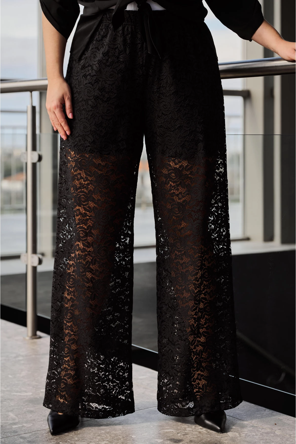 Παντελόνα δαντέλα με φόδρα μαύρη